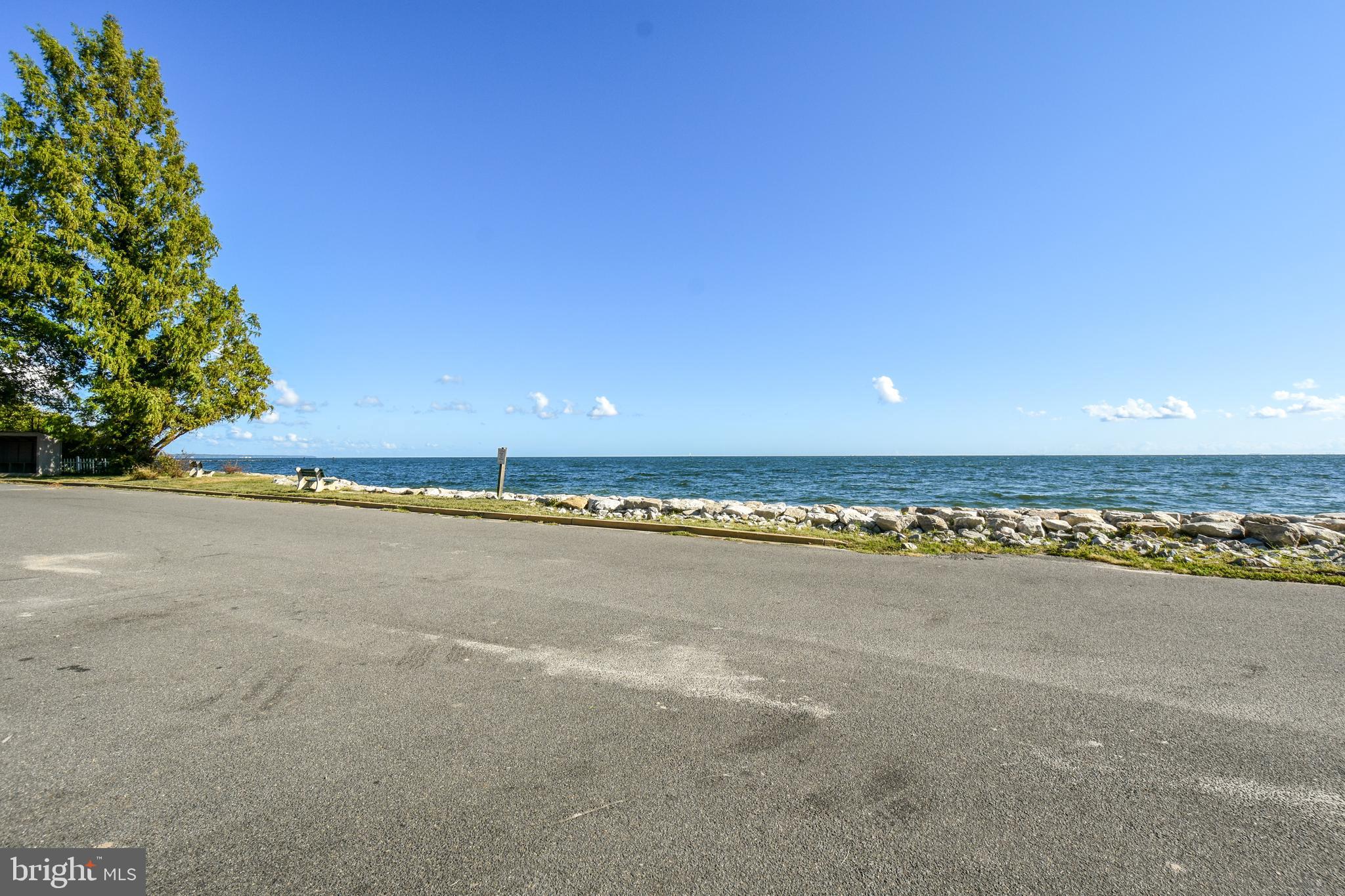 LONG BEACH - Residential