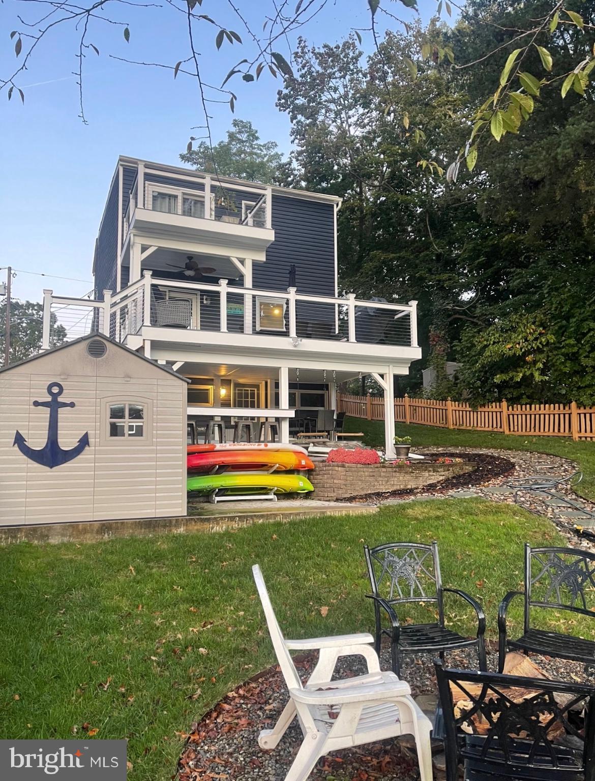 POWHATAN BEACH - Residential