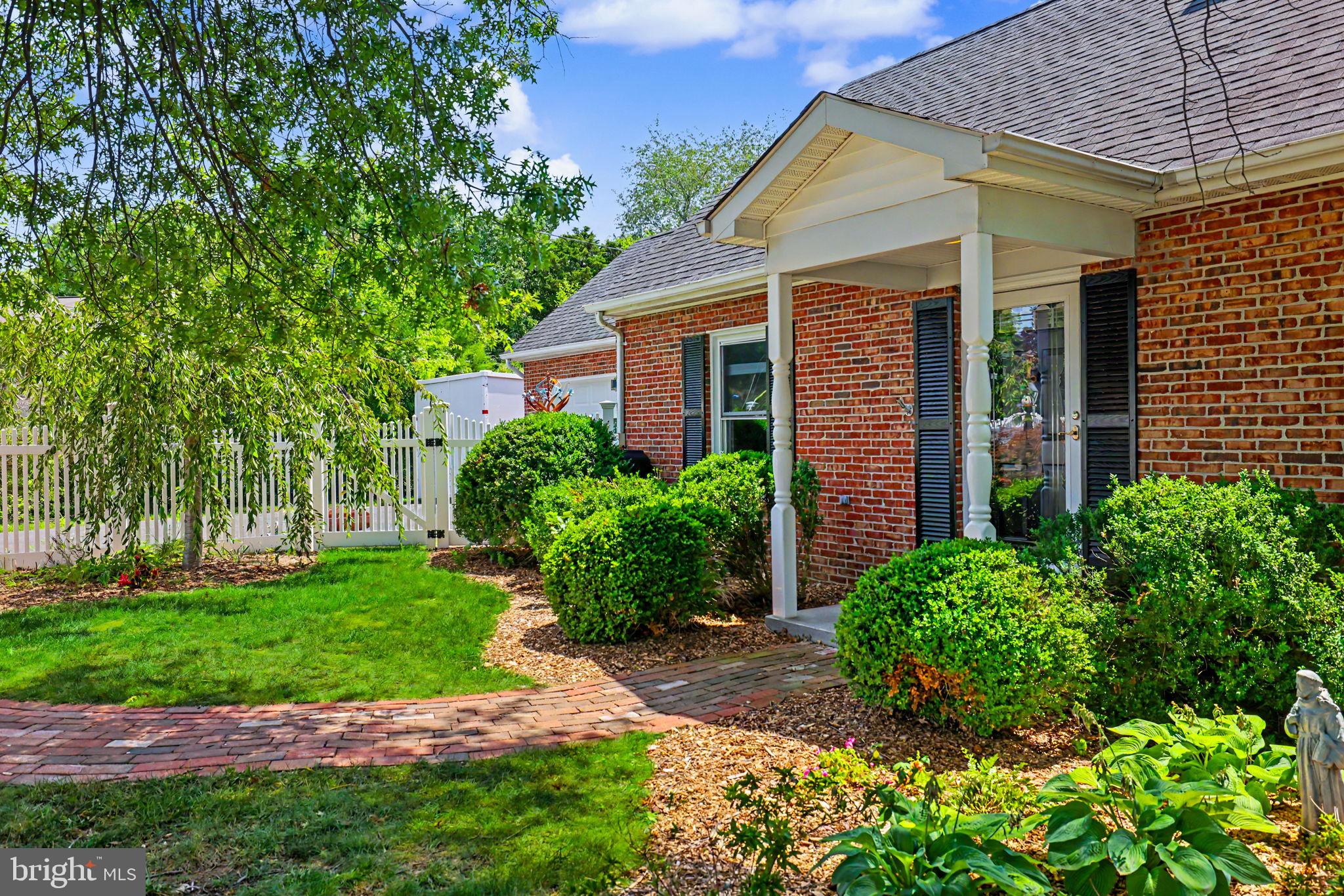 LYNN HEIGHTS - Residential