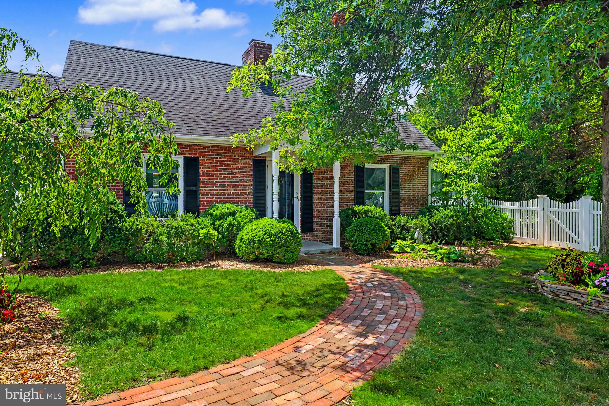 LYNN HEIGHTS - Residential