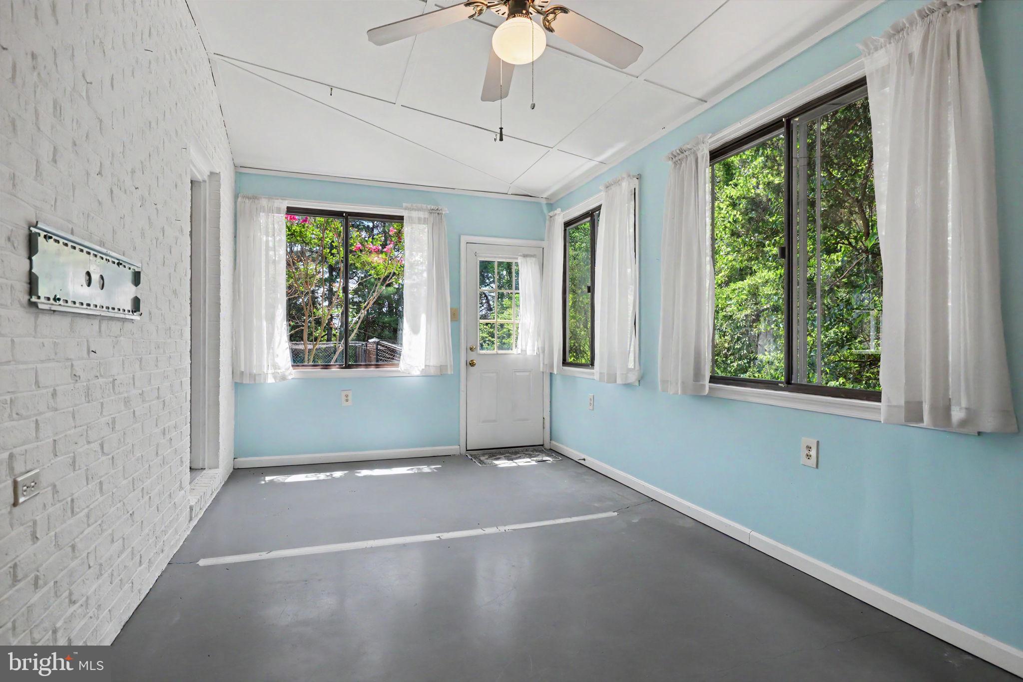 LYNN HEIGHTS - Residential