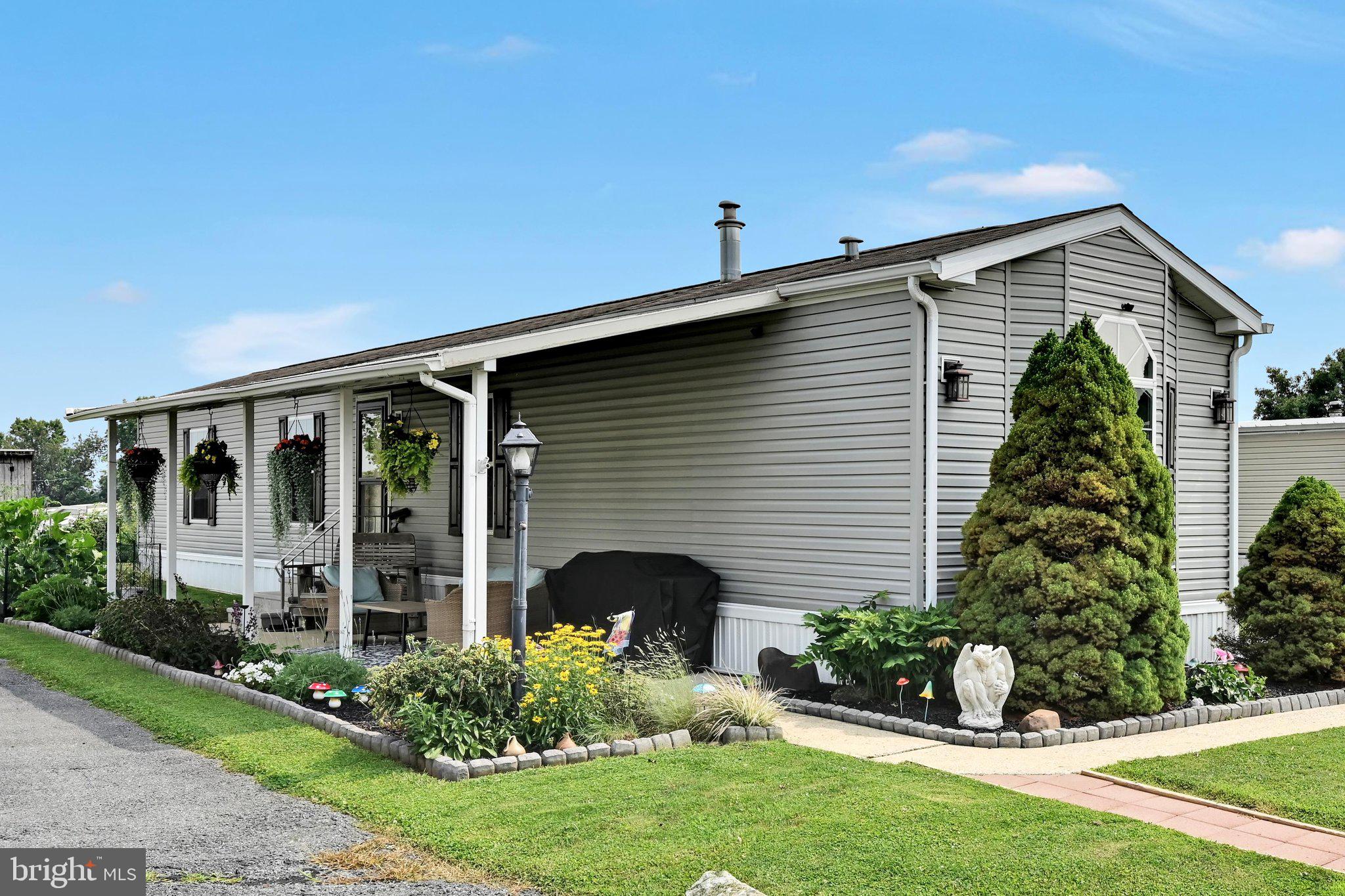 RIDGEWOOD MANOR - Residential