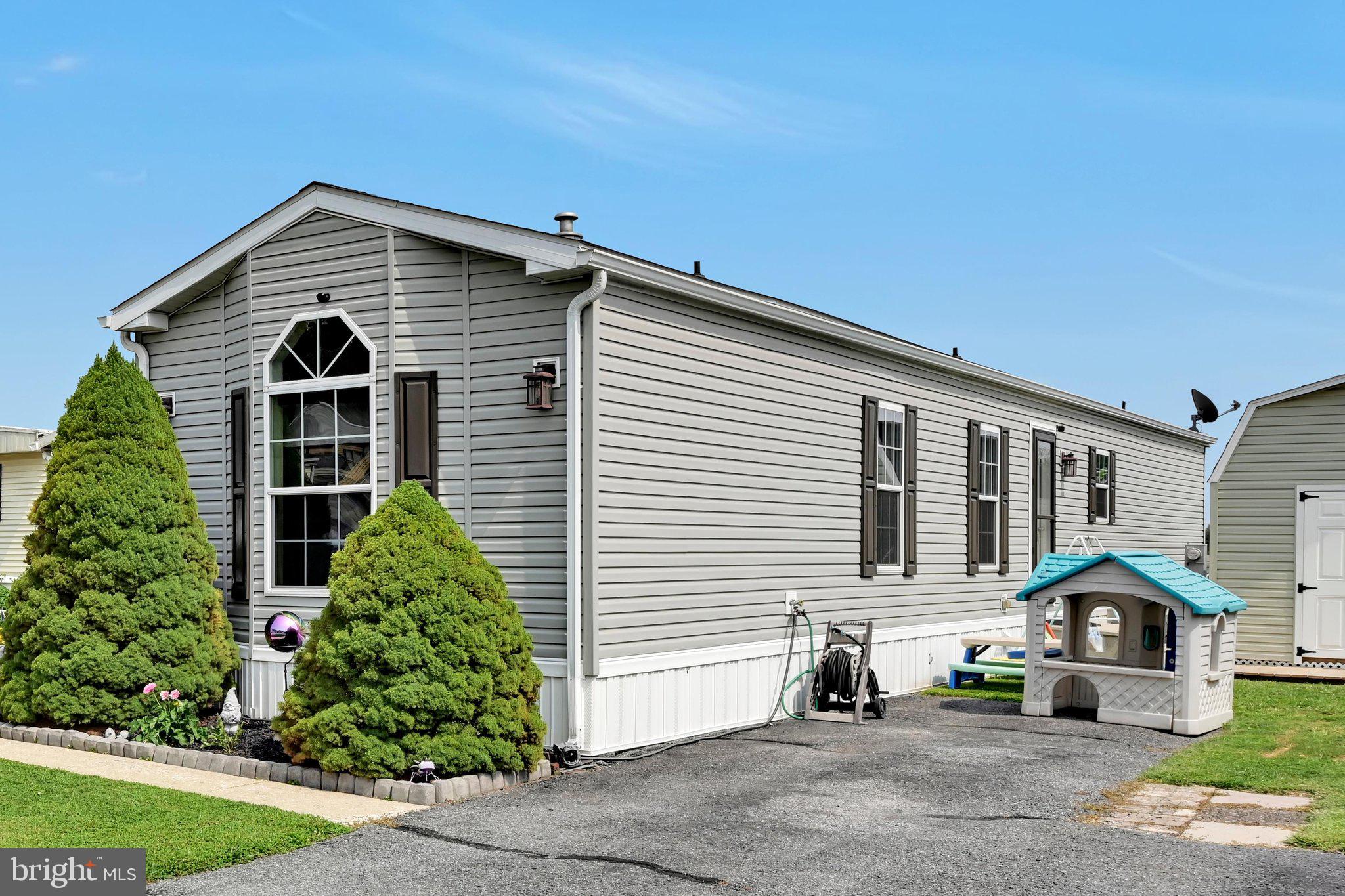 RIDGEWOOD MANOR - Residential