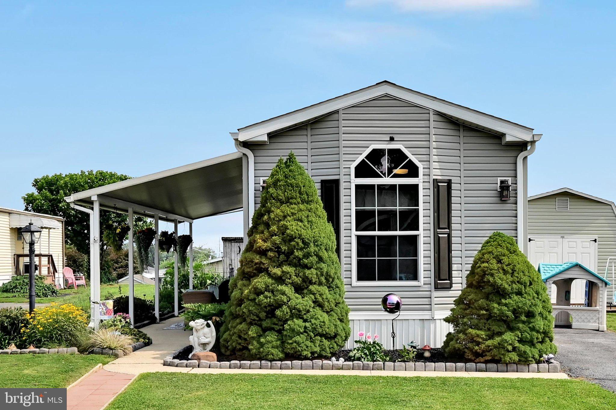 RIDGEWOOD MANOR - Residential