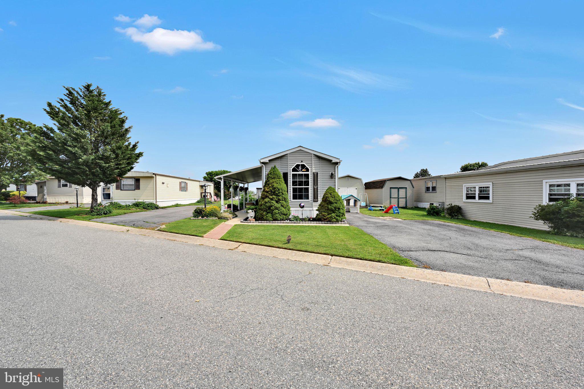 RIDGEWOOD MANOR - Residential