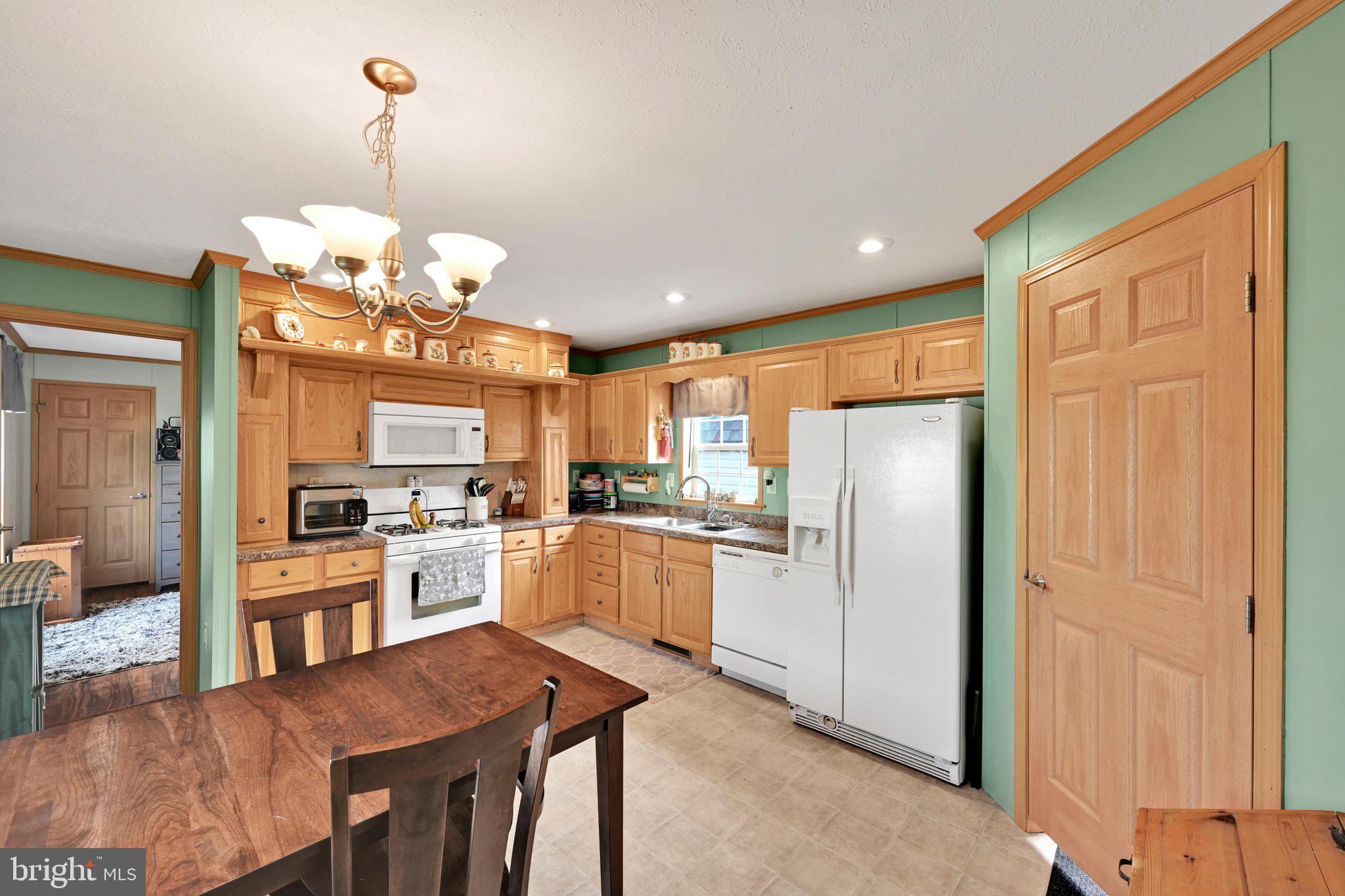 RIDGEWOOD MANOR - Residential