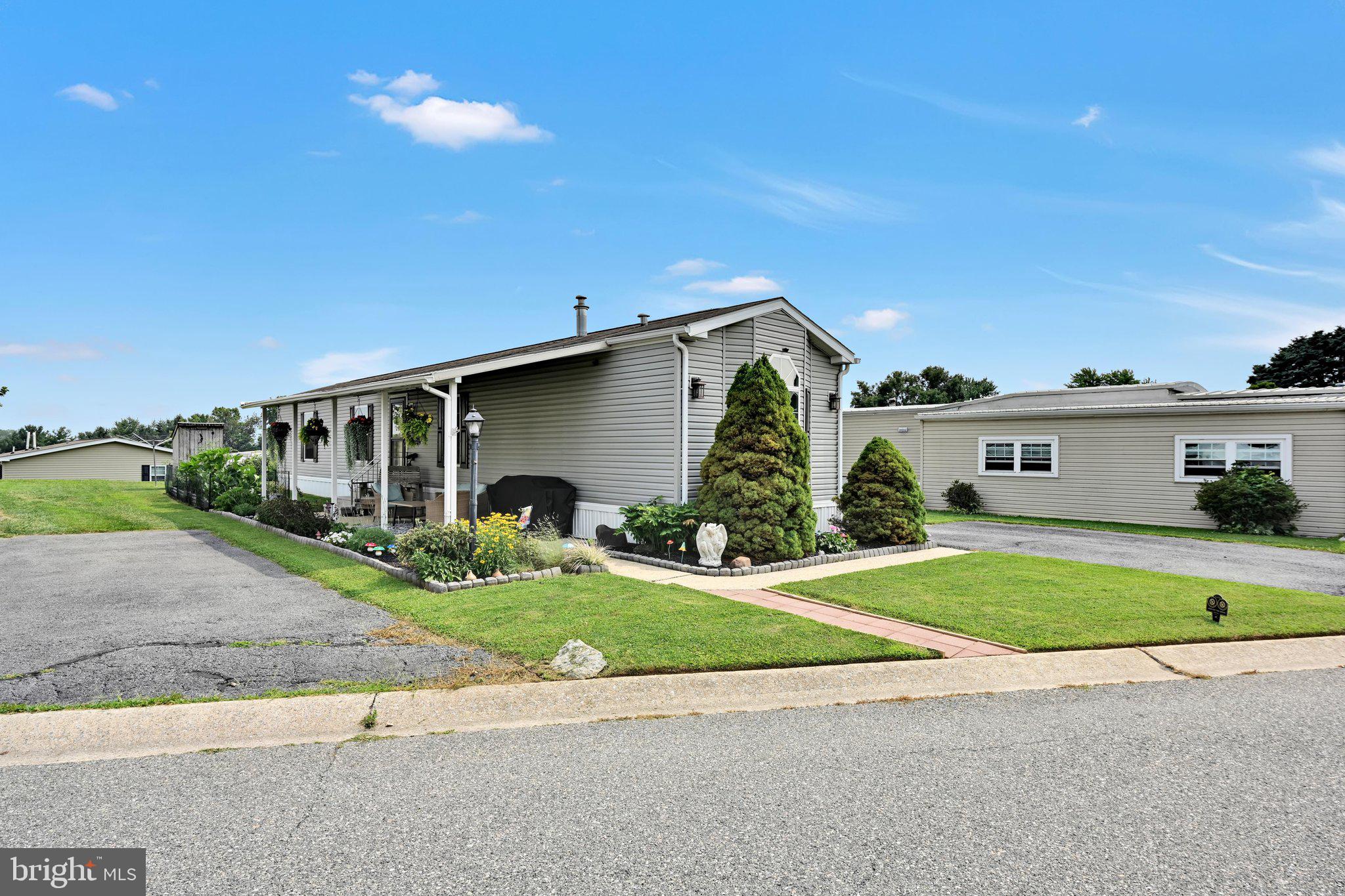RIDGEWOOD MANOR - Residential