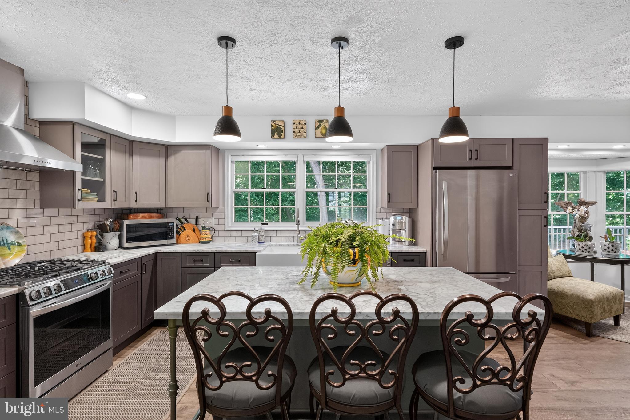BAY COUNTRY - Residential