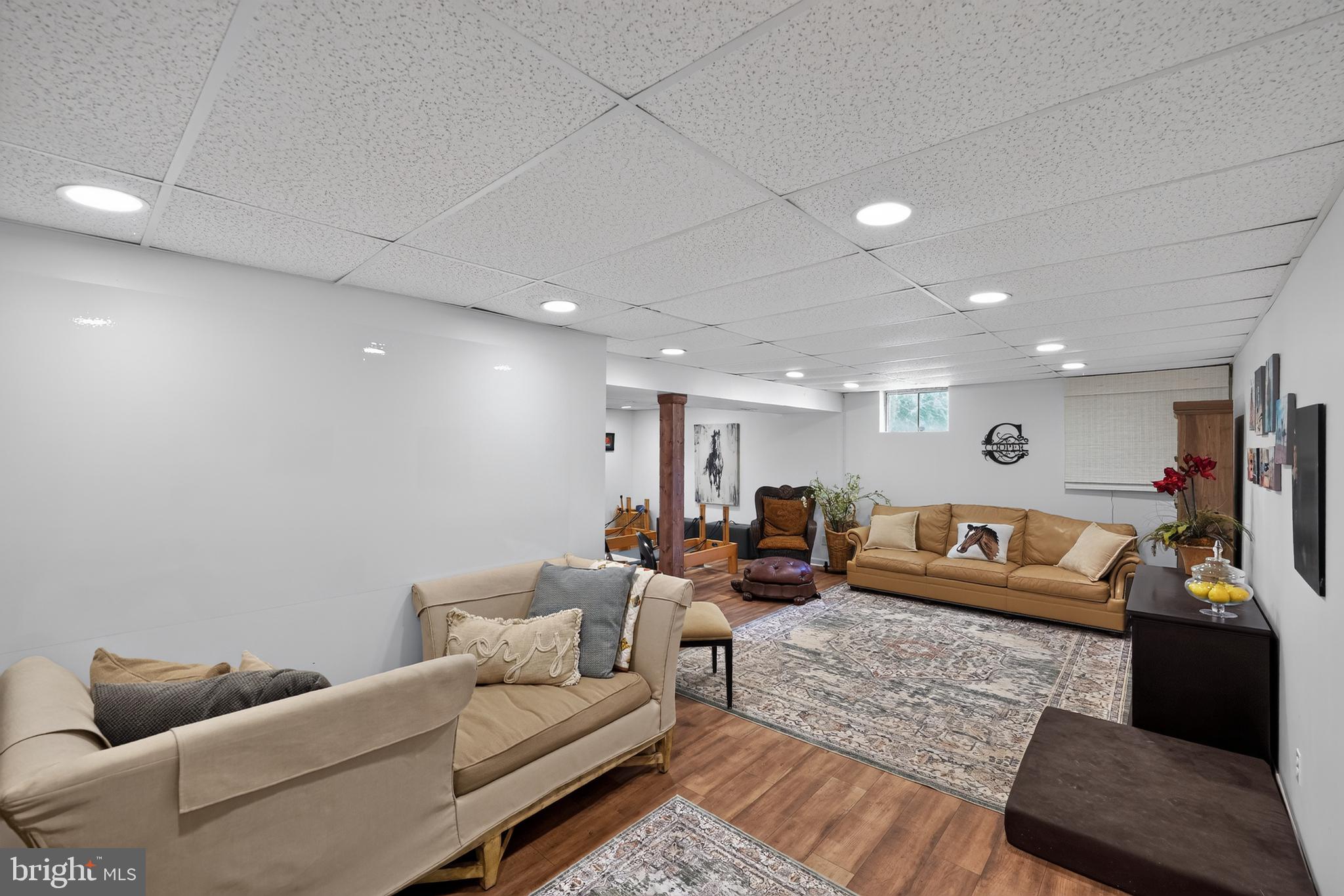 BAY COUNTRY - Residential