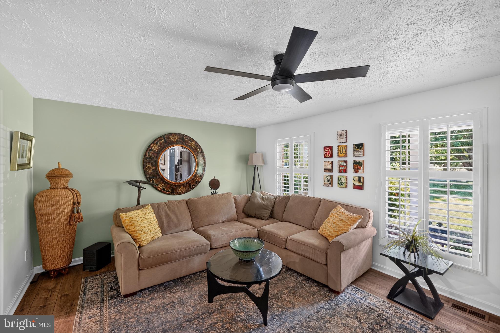 BAY COUNTRY - Residential