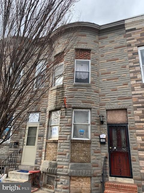 This home is on a very good block in the heart of Highlandtown. Lots of renovations and sales right on this block. Needs a complete renovation but lots of upside on the sell. Buyer to verify all info and ground rent TBD.