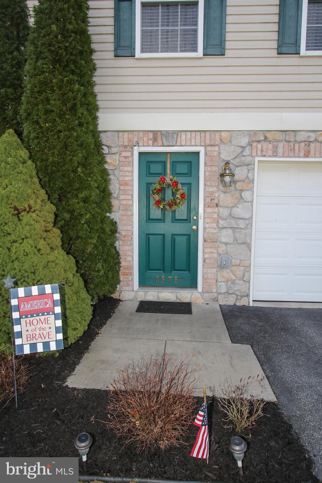 CREEKSIDE VILLAGE - Residential