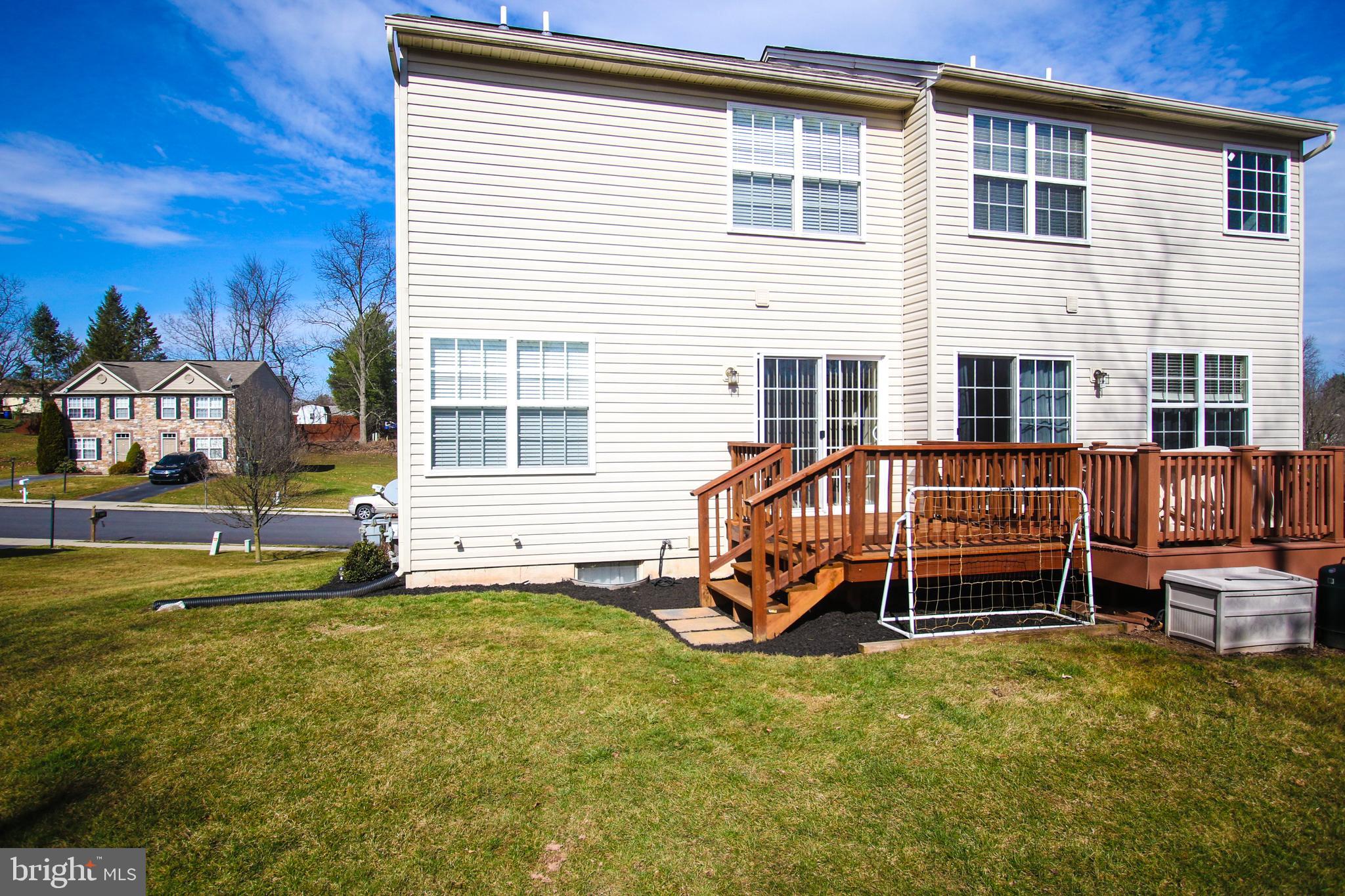 CREEKSIDE VILLAGE - Residential