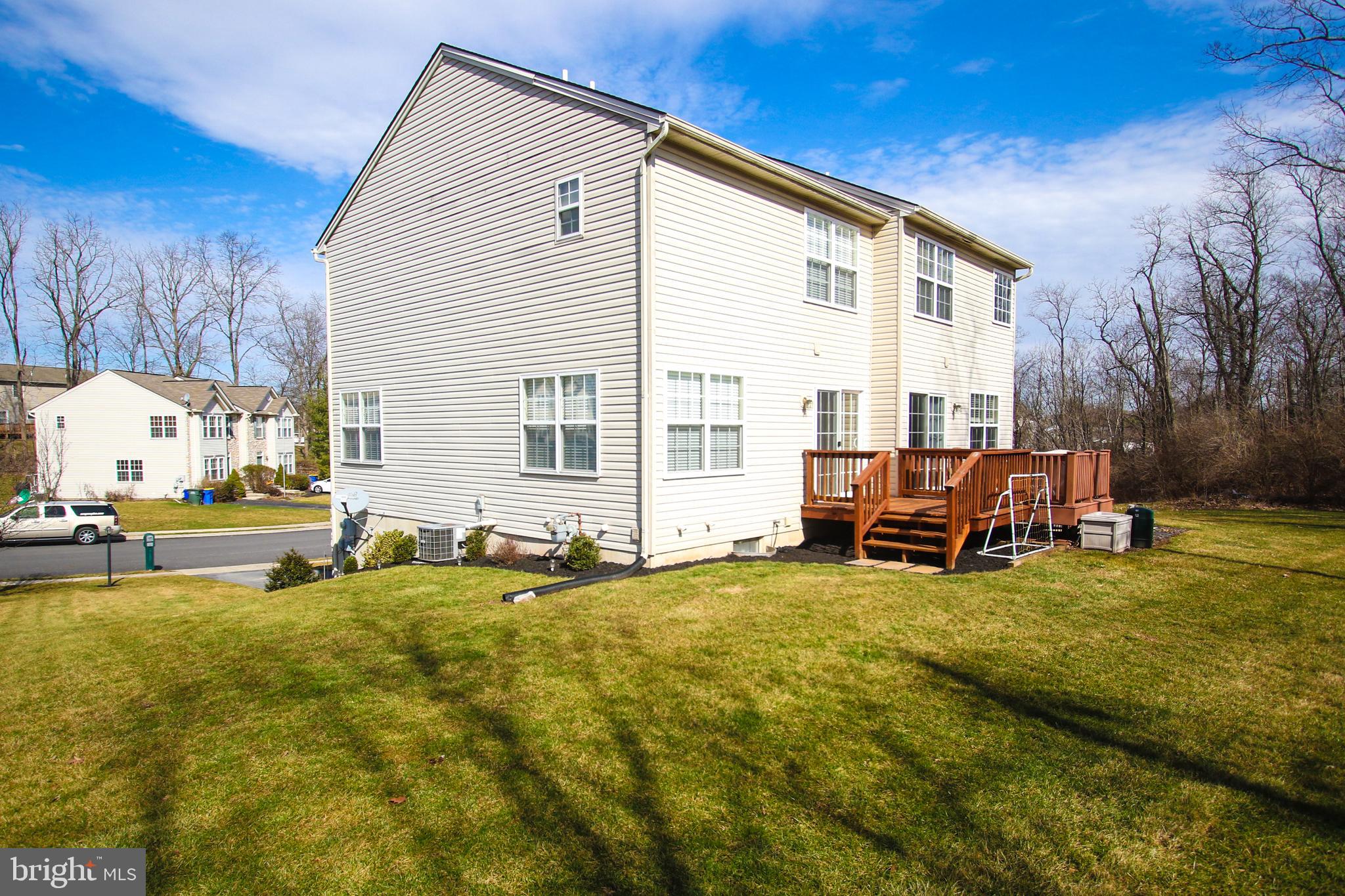 CREEKSIDE VILLAGE - Residential