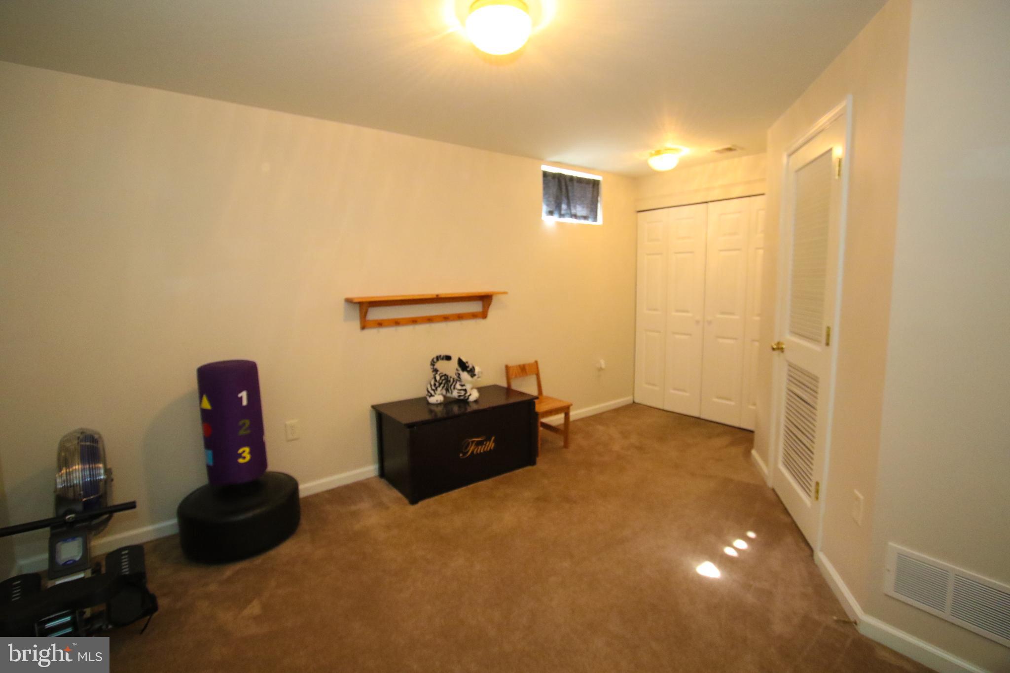 CREEKSIDE VILLAGE - Residential
