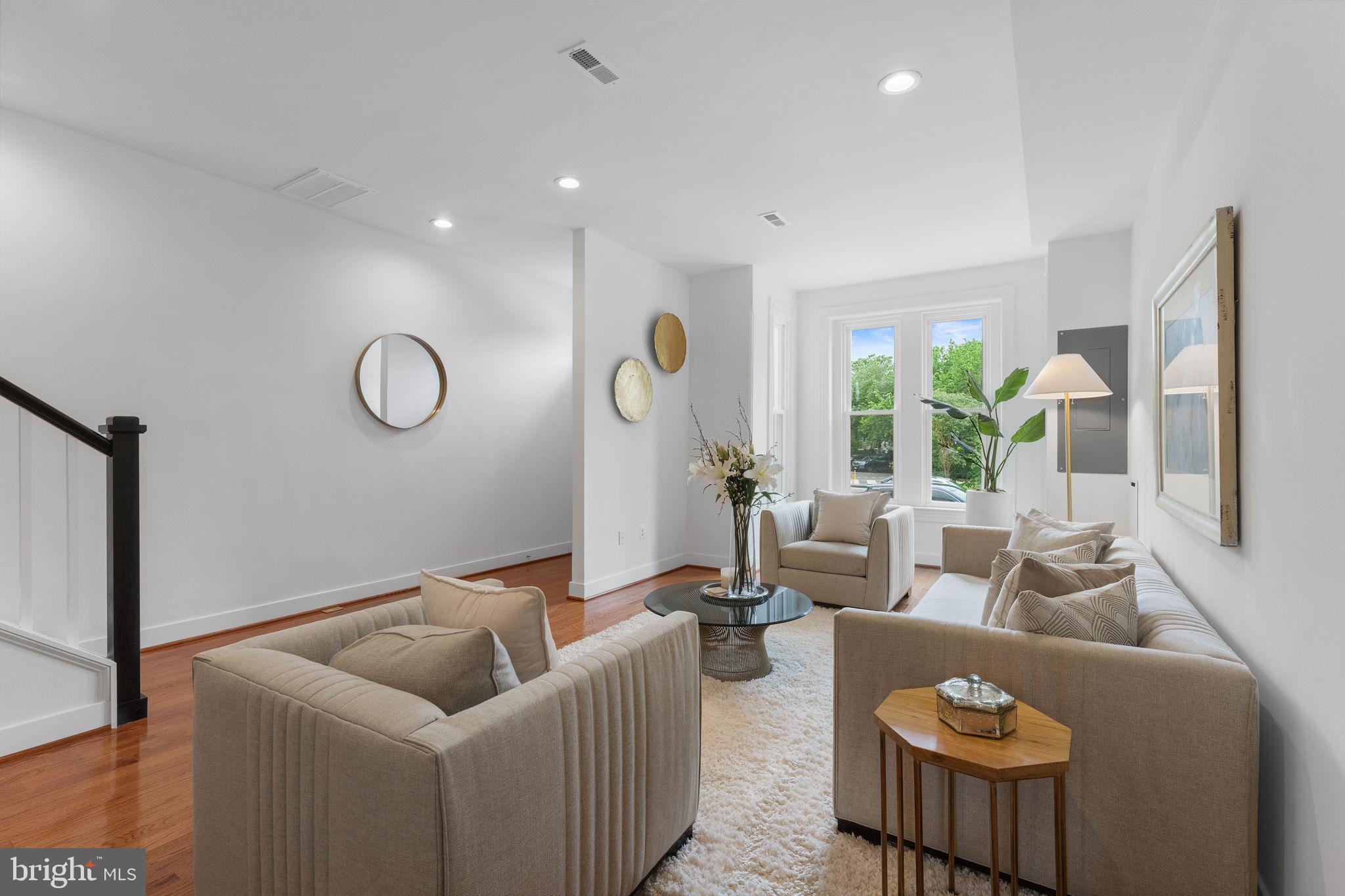 CAPITOL HILL - Residential