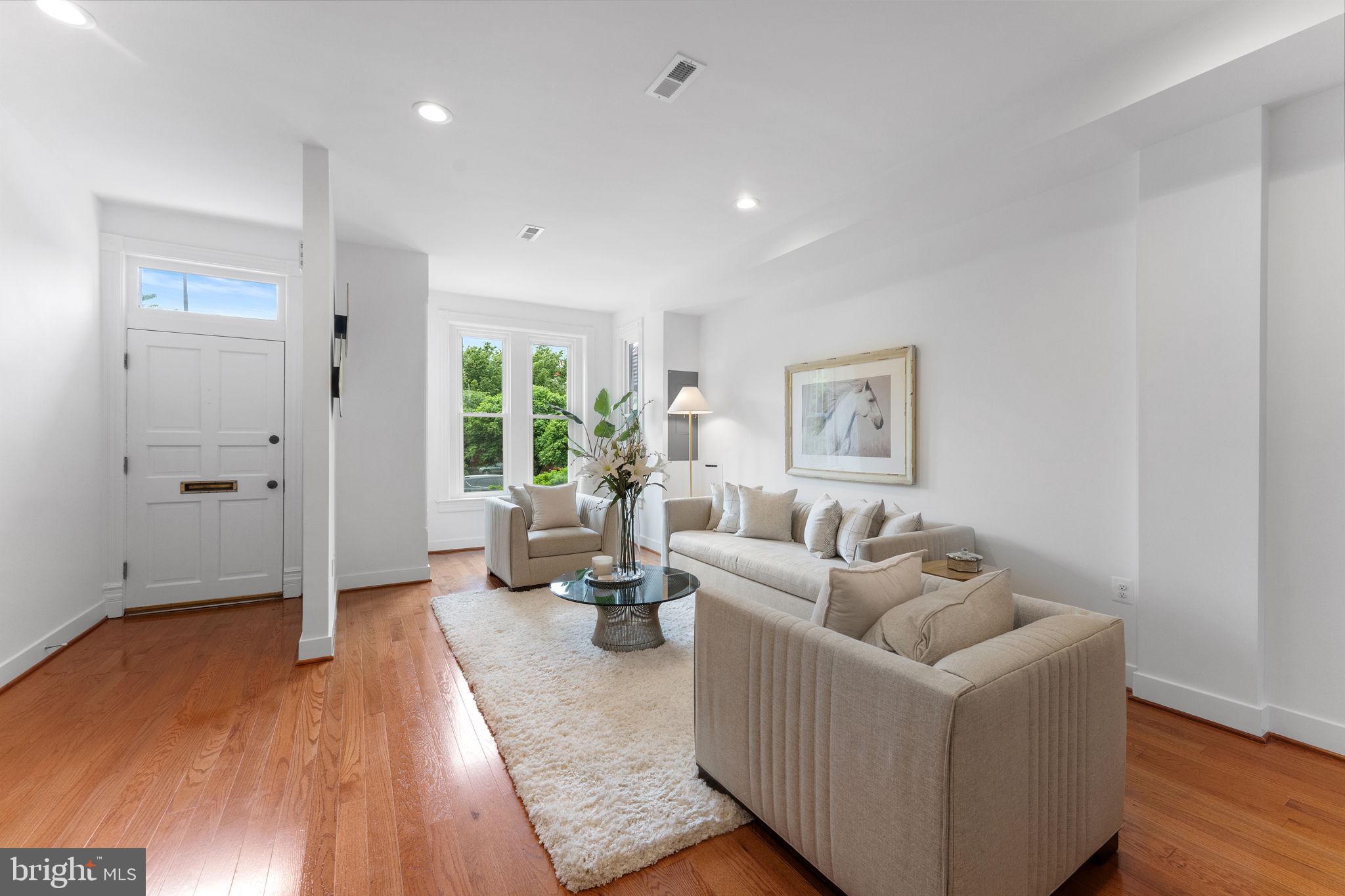 CAPITOL HILL - Residential
