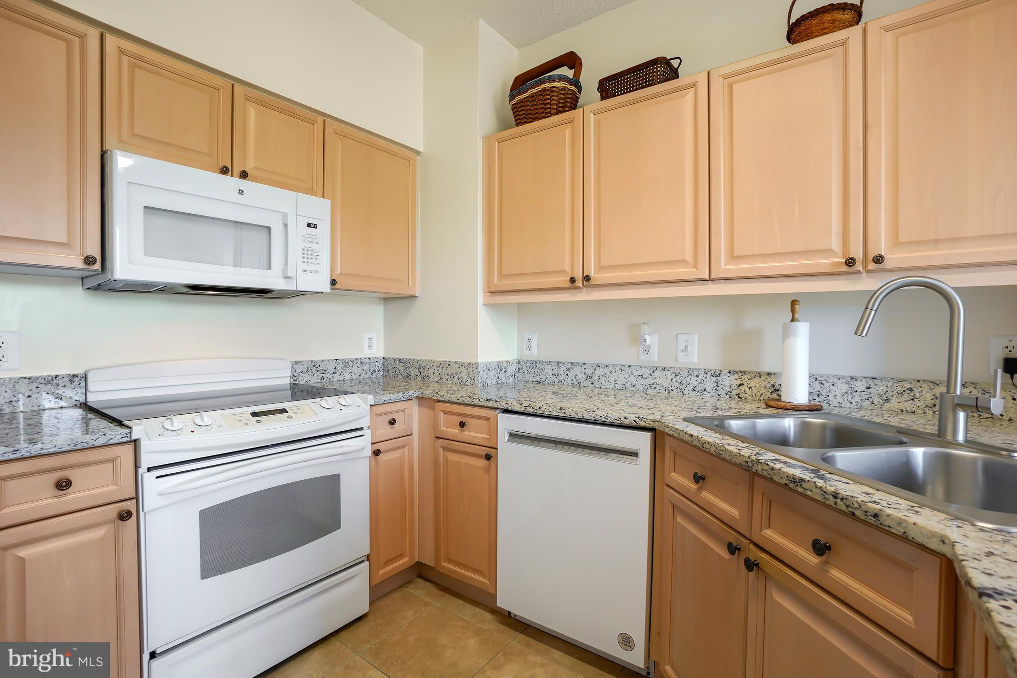 LEISURE WORLD - Residential