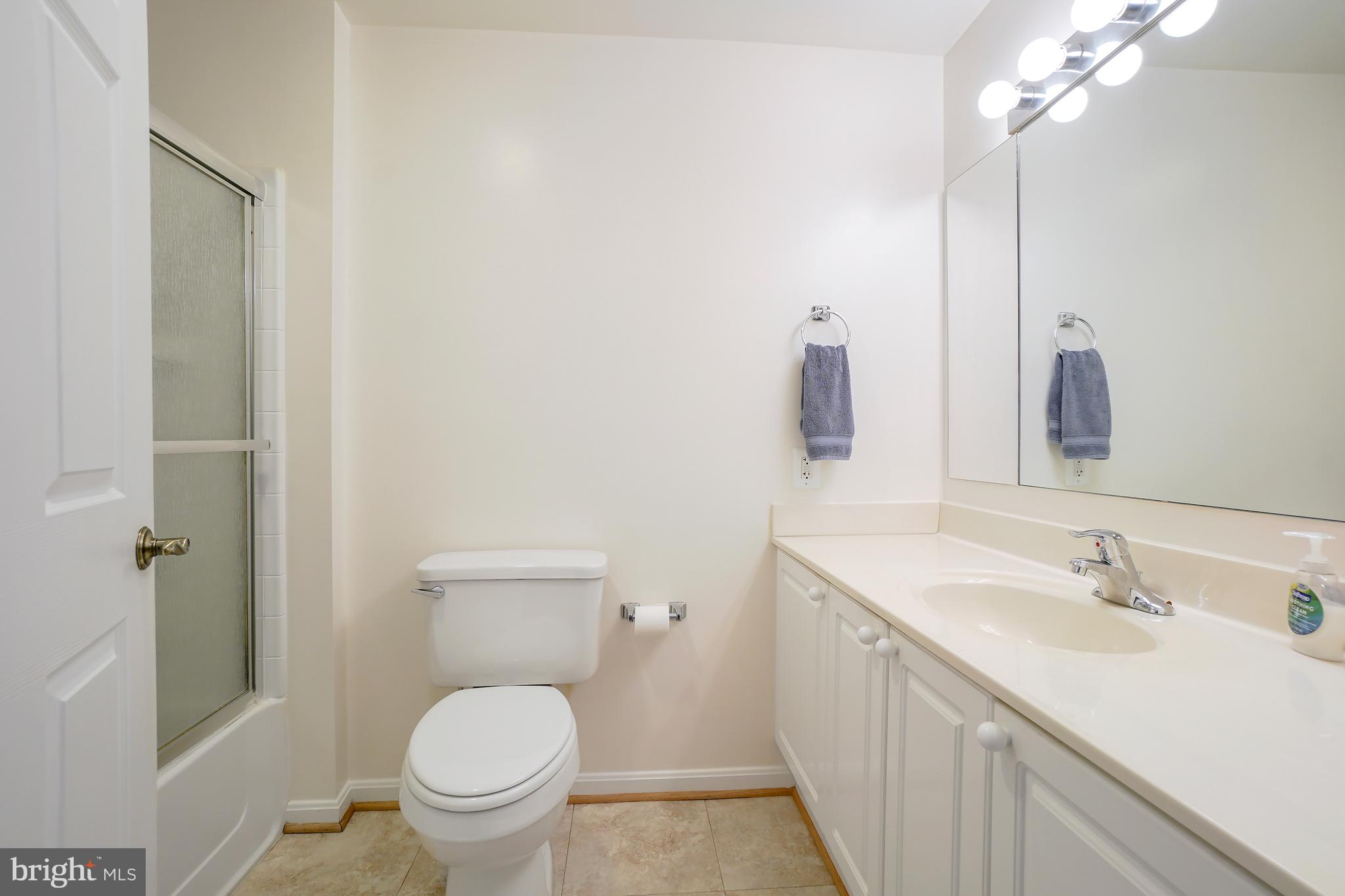 LEISURE WORLD - Residential