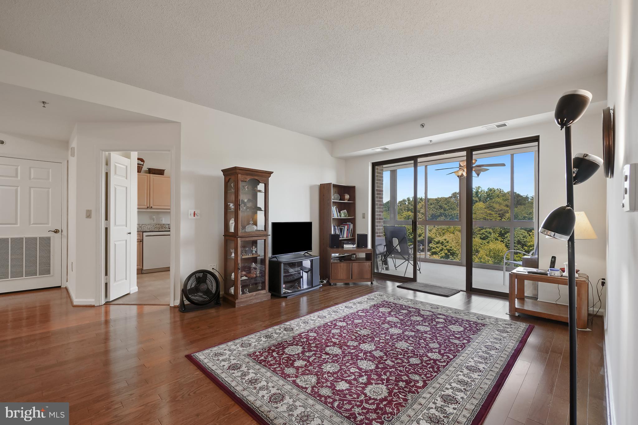 LEISURE WORLD - Residential