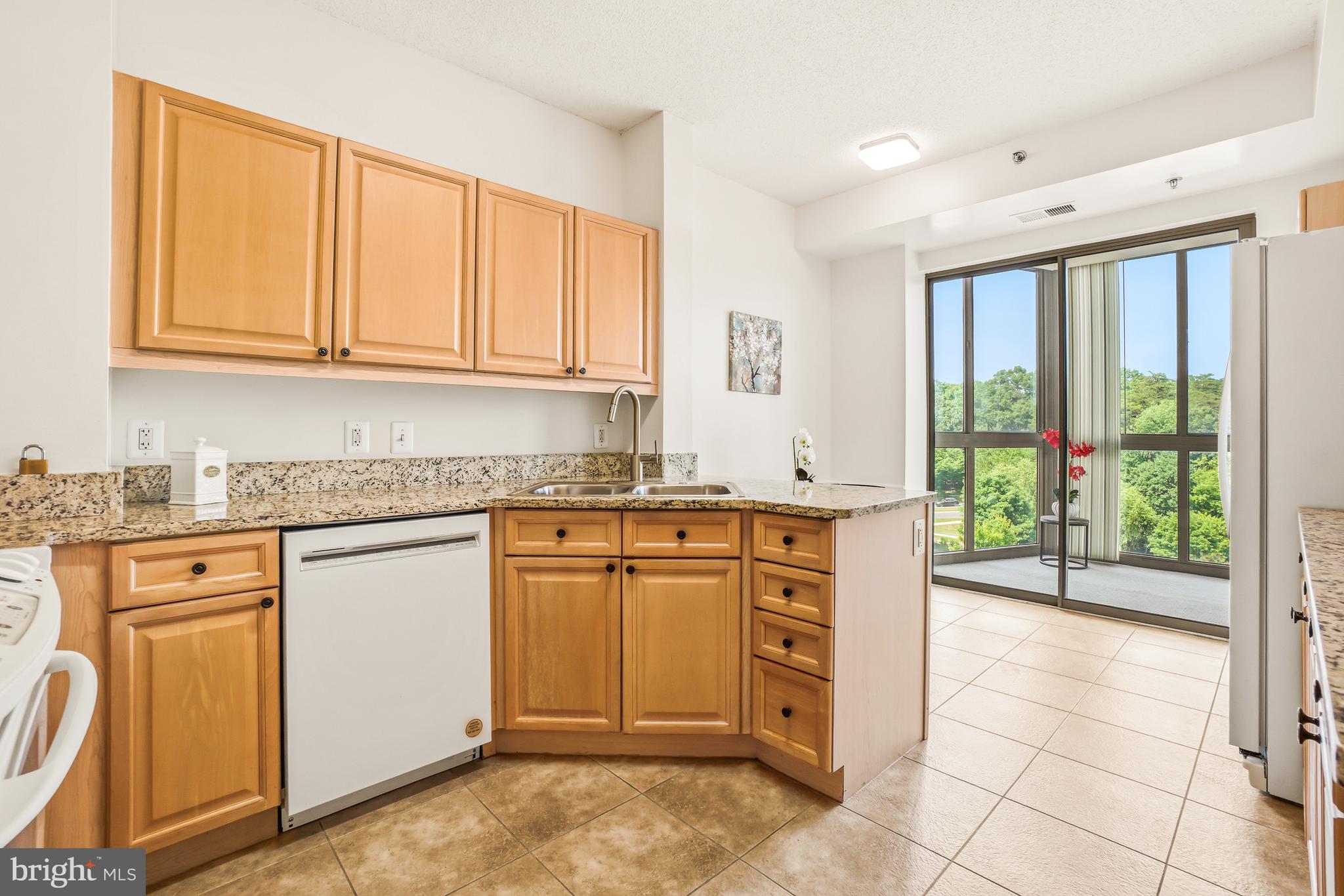 LEISURE WORLD - Residential