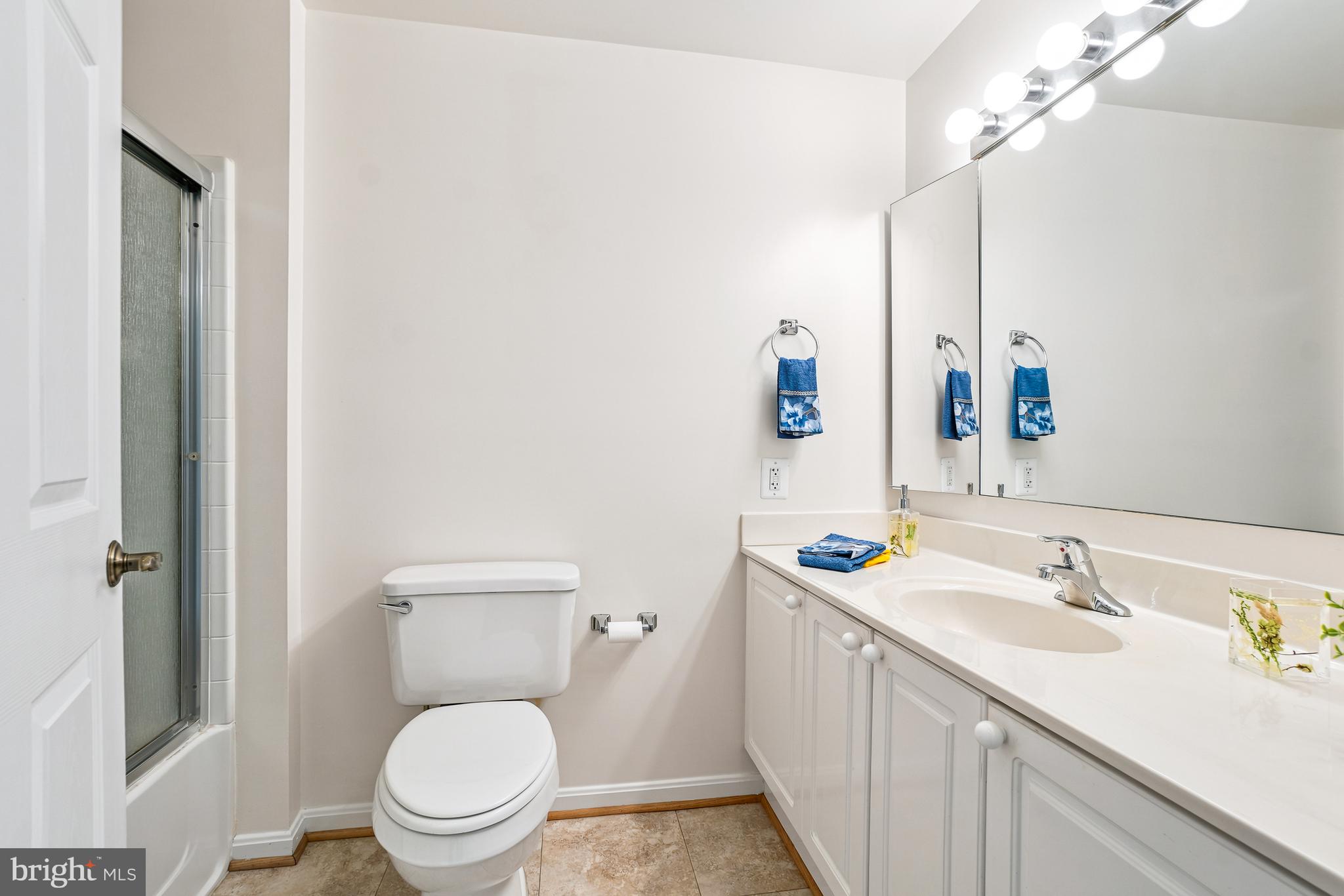 LEISURE WORLD - Residential