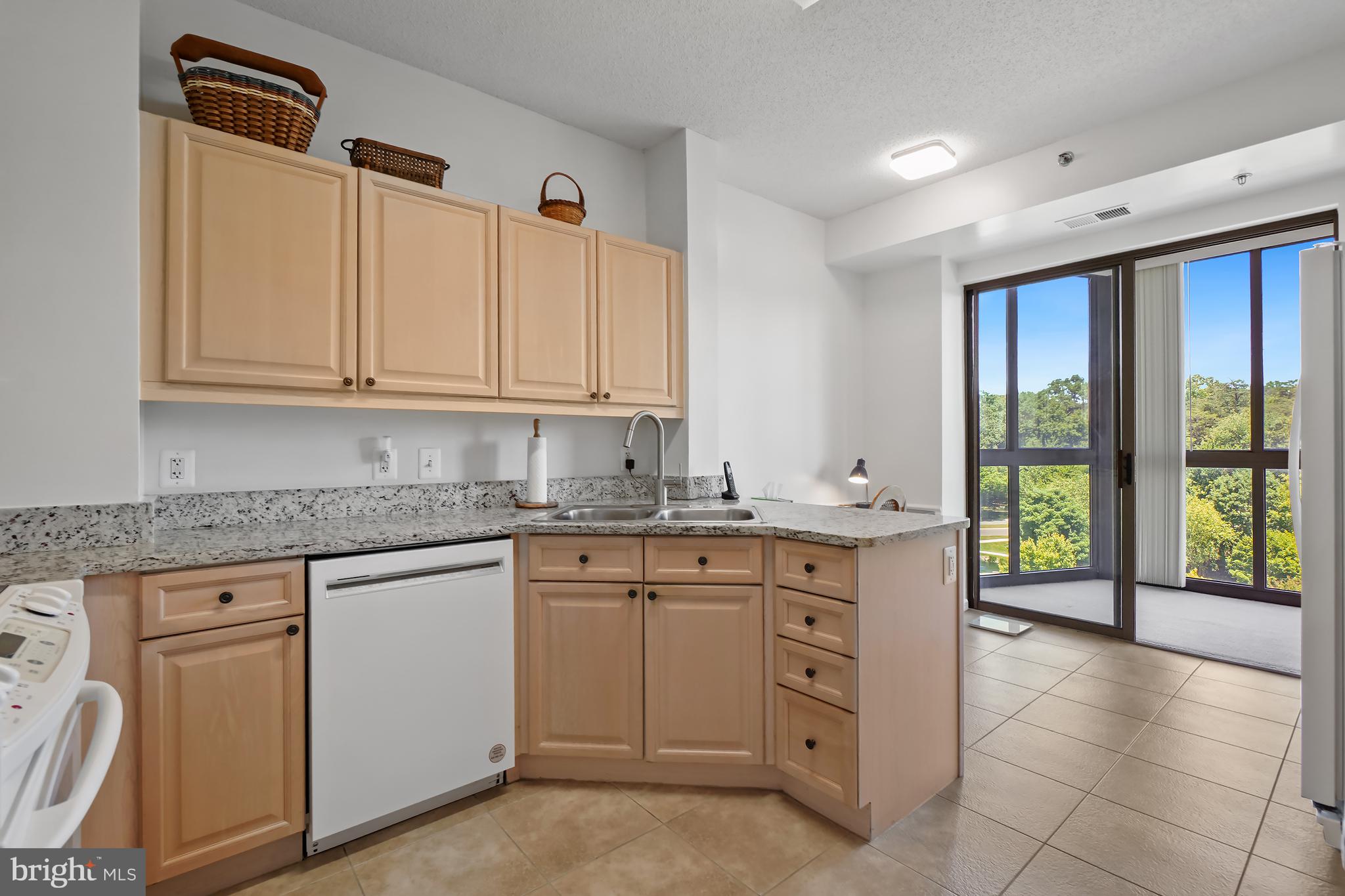 LEISURE WORLD - Residential