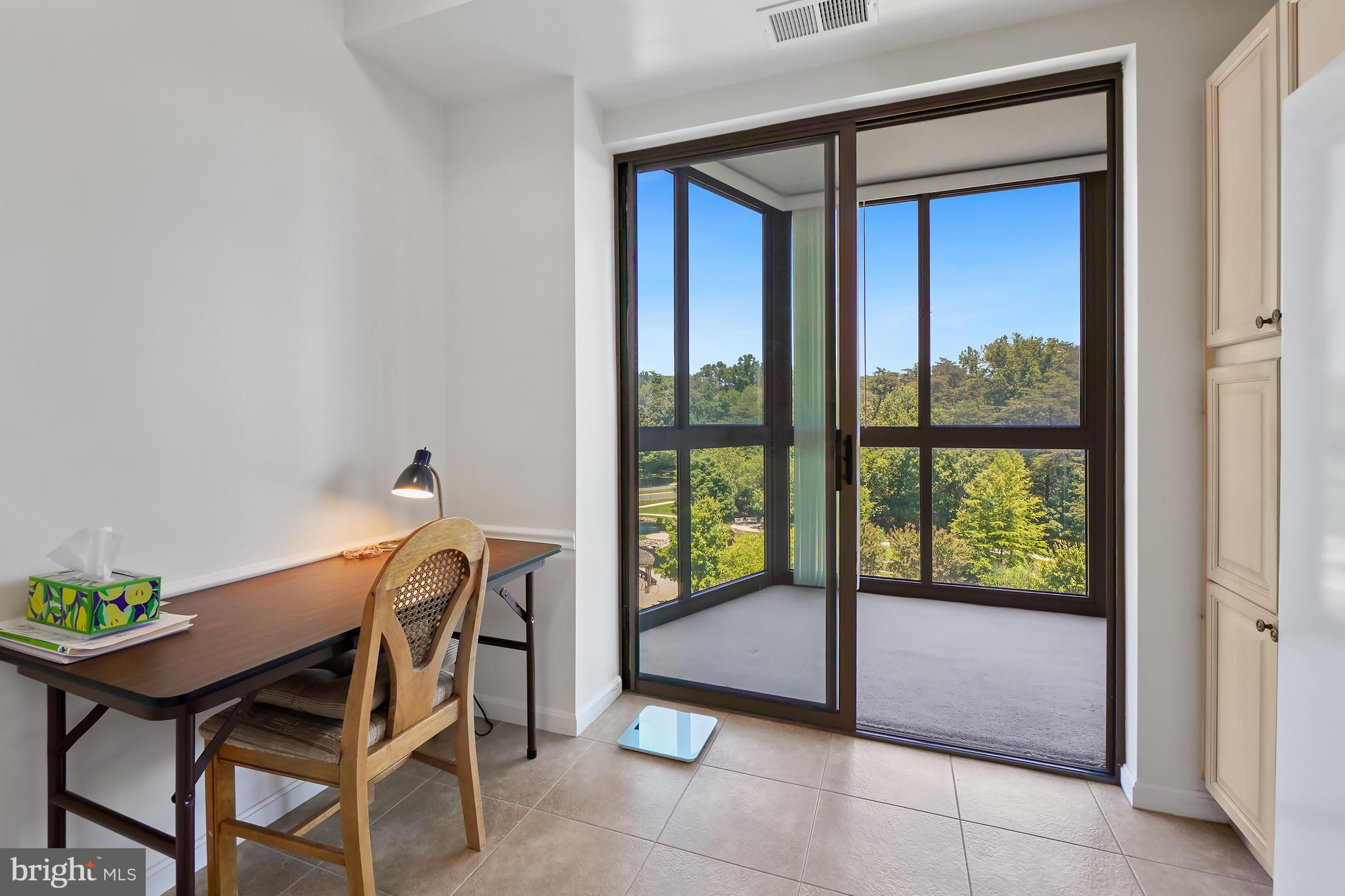 LEISURE WORLD - Residential