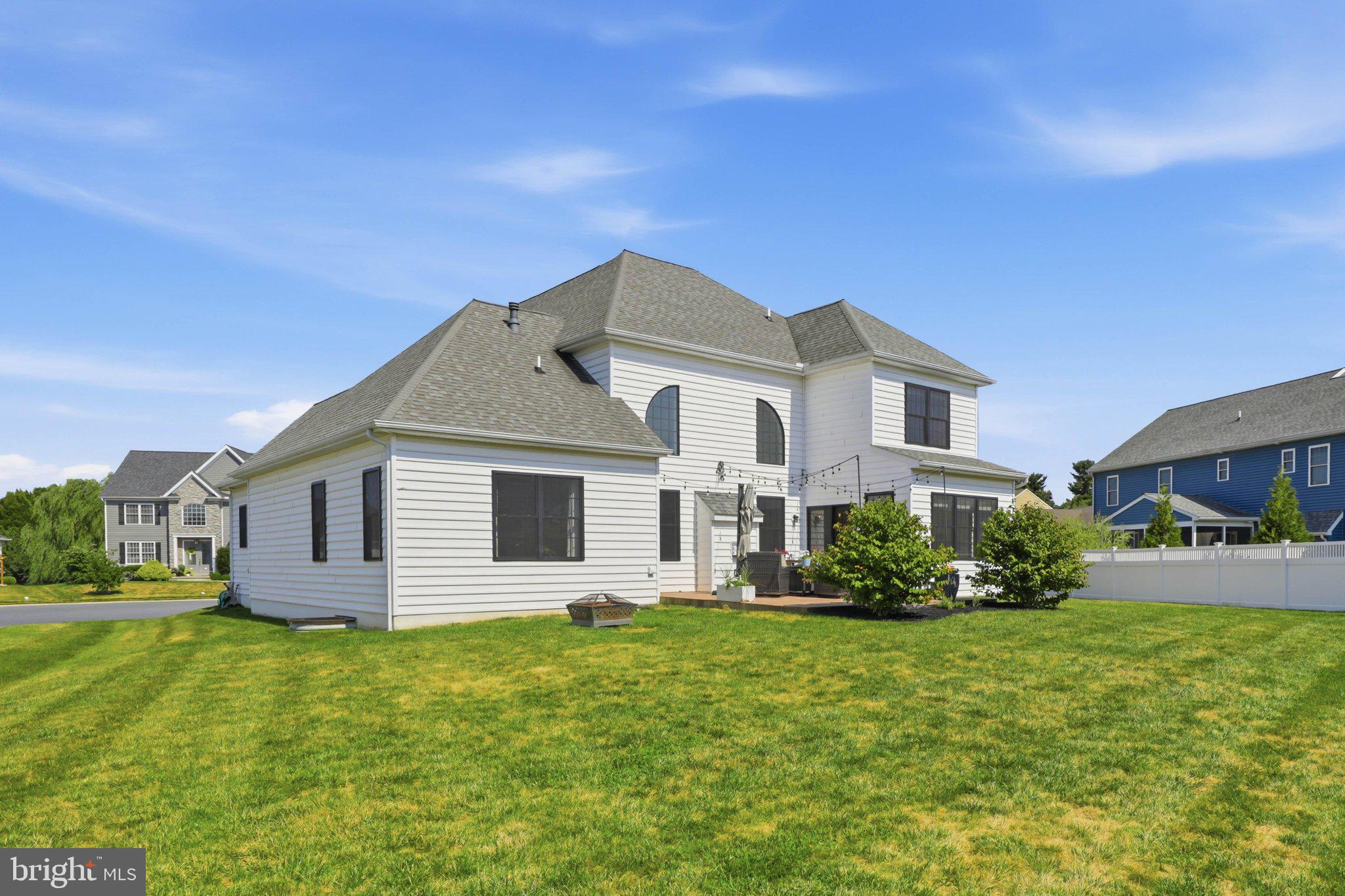 SUNSET RIDGE - Residential