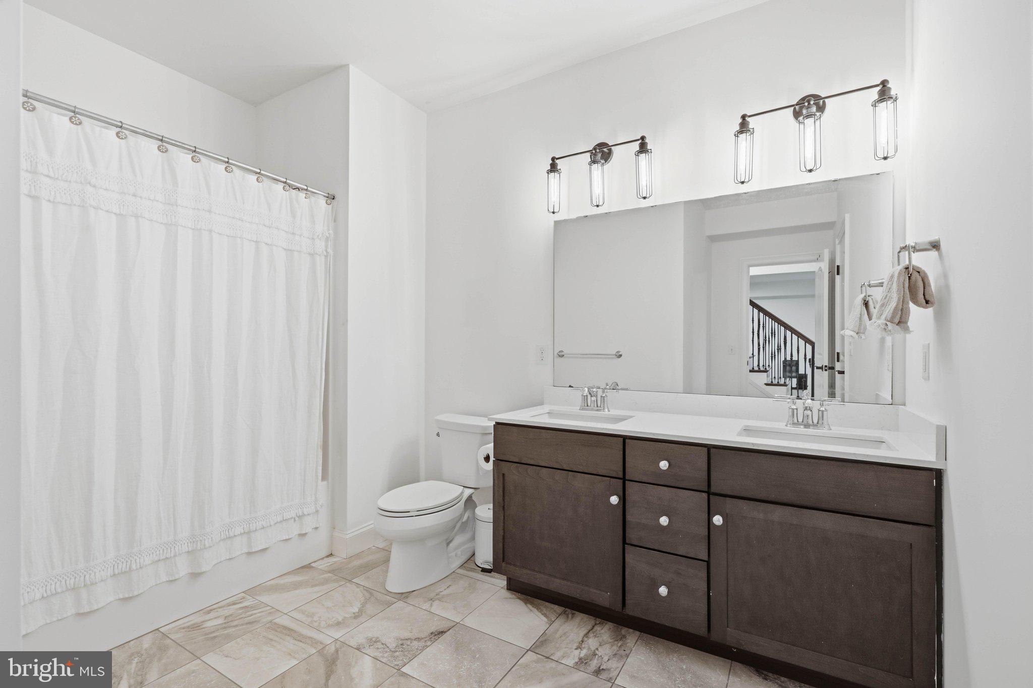 SUNSET RIDGE - Residential