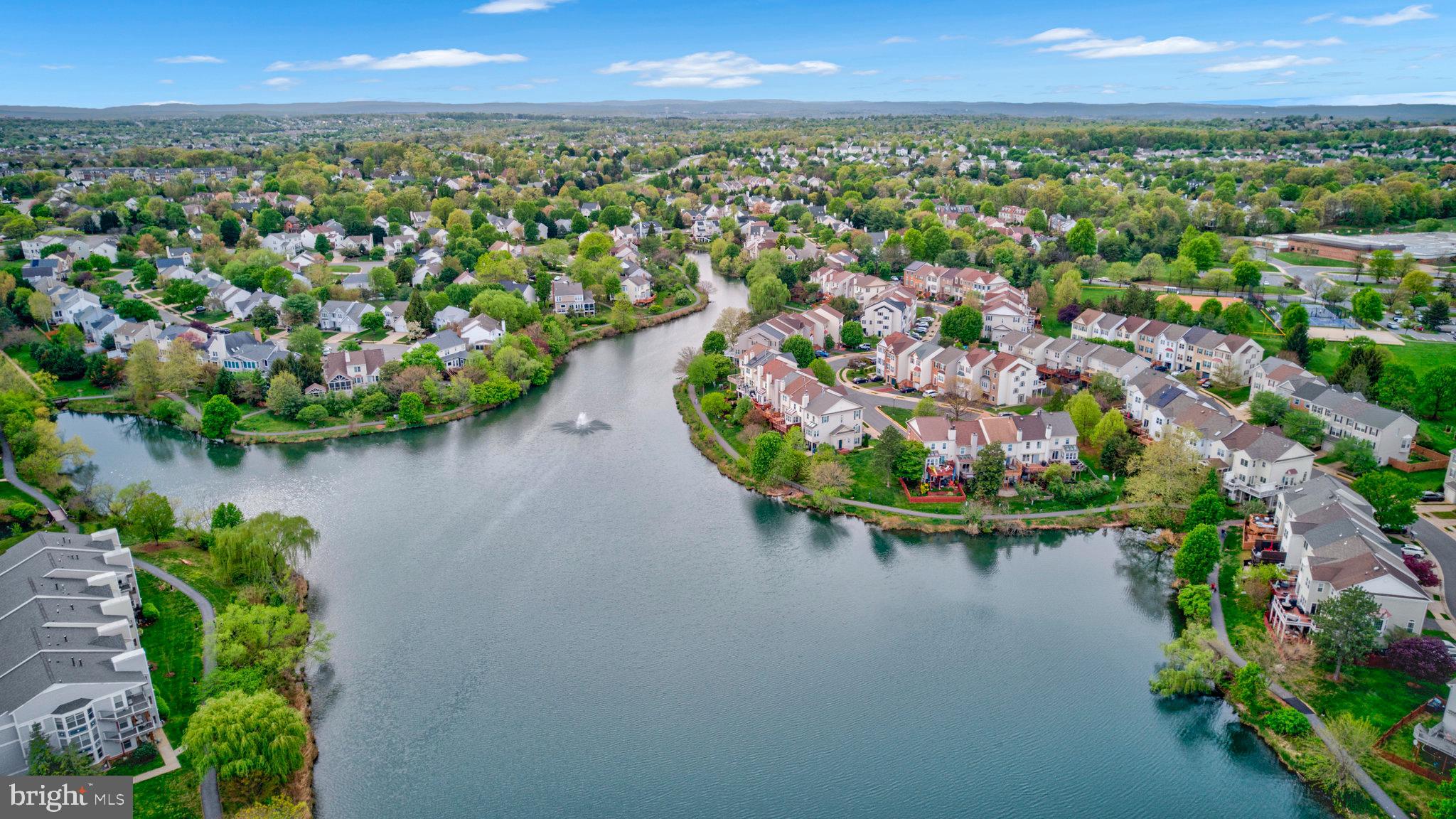 ASHBURN VILLAGE - Residential