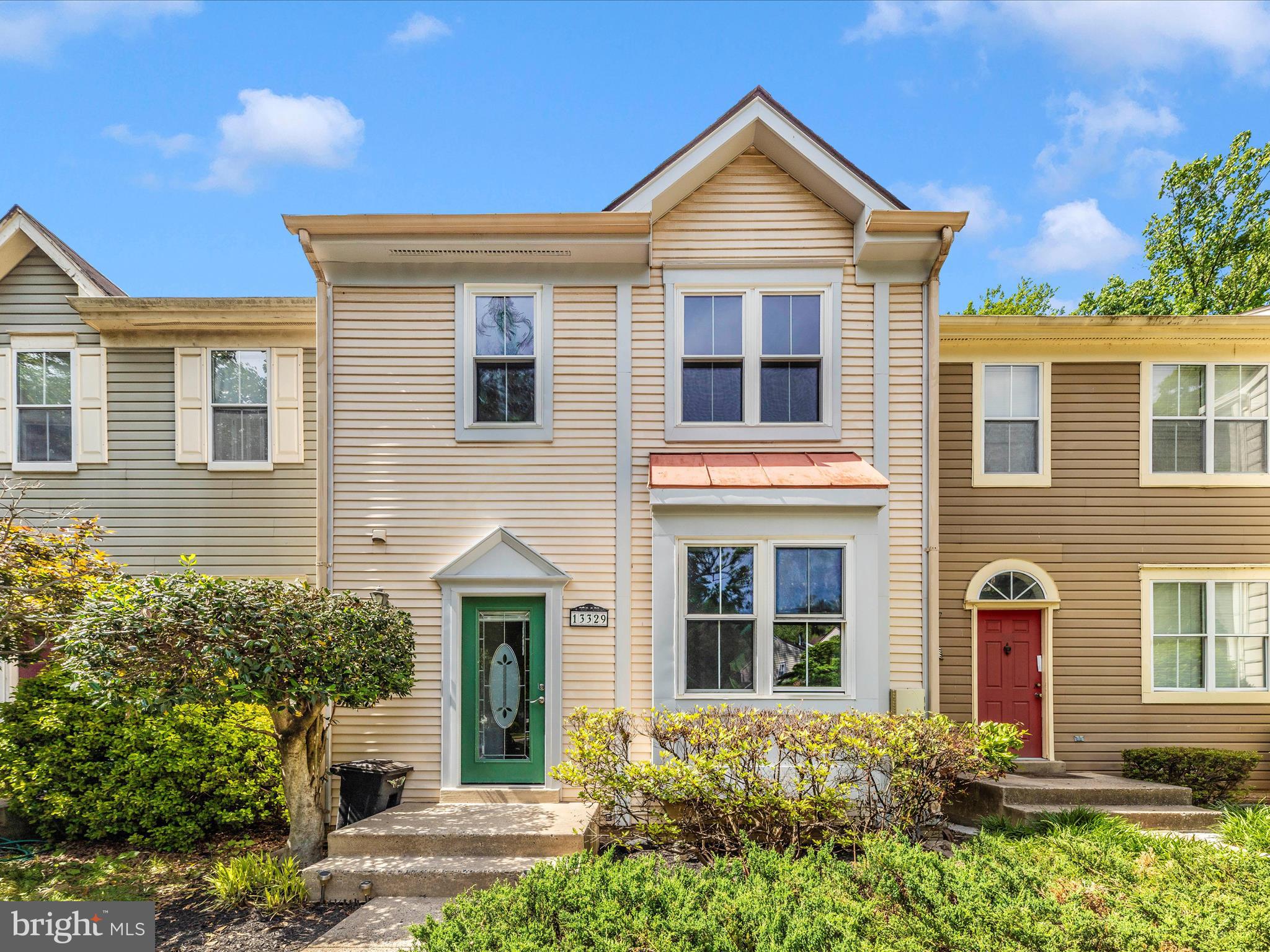 INCOME AT LEAST THREE TIME OF THE RENTAL PRICE WITH CREDIT 680 OR MORE. PET IS CASE BY CASE WITH PET RENT MAY APPLY.  AVAIABLE TO MOVE IN AROUND 5/19/2025. 
THIS IS A TRULY A GEM! STUNNING 3 BR/3.5 BA WATERFRONT TOWN HOME WITH PANORAMIC VIEWS OF LAKE CHURCHILL!!  THIS MOVE -IN-READY HOME IS LOCATED IN THE DESIRABLE CHURCHILL TOWN SECTOR COMUNNUNITY.  FRESH PAINTS FOR ALL THREE LEVELS AND BRAND NEW LVP FLOOR FOR UPPER AND BASEMENT LEVELS. BRAZILIAN FLOORS, GOURMET KITCHEN W/QUARTZ COUNTERS, MAPLE CABS. UPGRADED APPLIANCES, CUSTOM LIGHTING, MASTER BR W/VAULTED CEILING. RENOVATED BATHS W/CERAMIC TILES W/B FIREPLACE DECK AND WALK/OUT BASEMENT W/PATIO*3RD FULL BATH IS ON LOWER LEVEL. UNDER CAB LIGHTING AND NEW TRIPLE PANE WINDOWS/SLIDER. THE COMMUNITY OFFERS FANTASTSIC AMENITIES SUCH AS OUTDOOR POOL, TENNIS COURTS, WALKING PATHS/TRAILS. AND TOT LOTS.  CLOSE TO I-270, METRO, SHOPPING CENTERS, PARKS AND MARC.