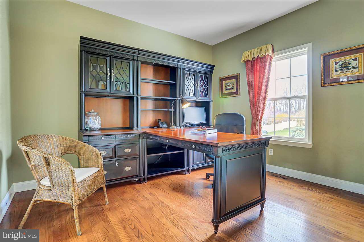 COLONIAL MEADOWS - Residential