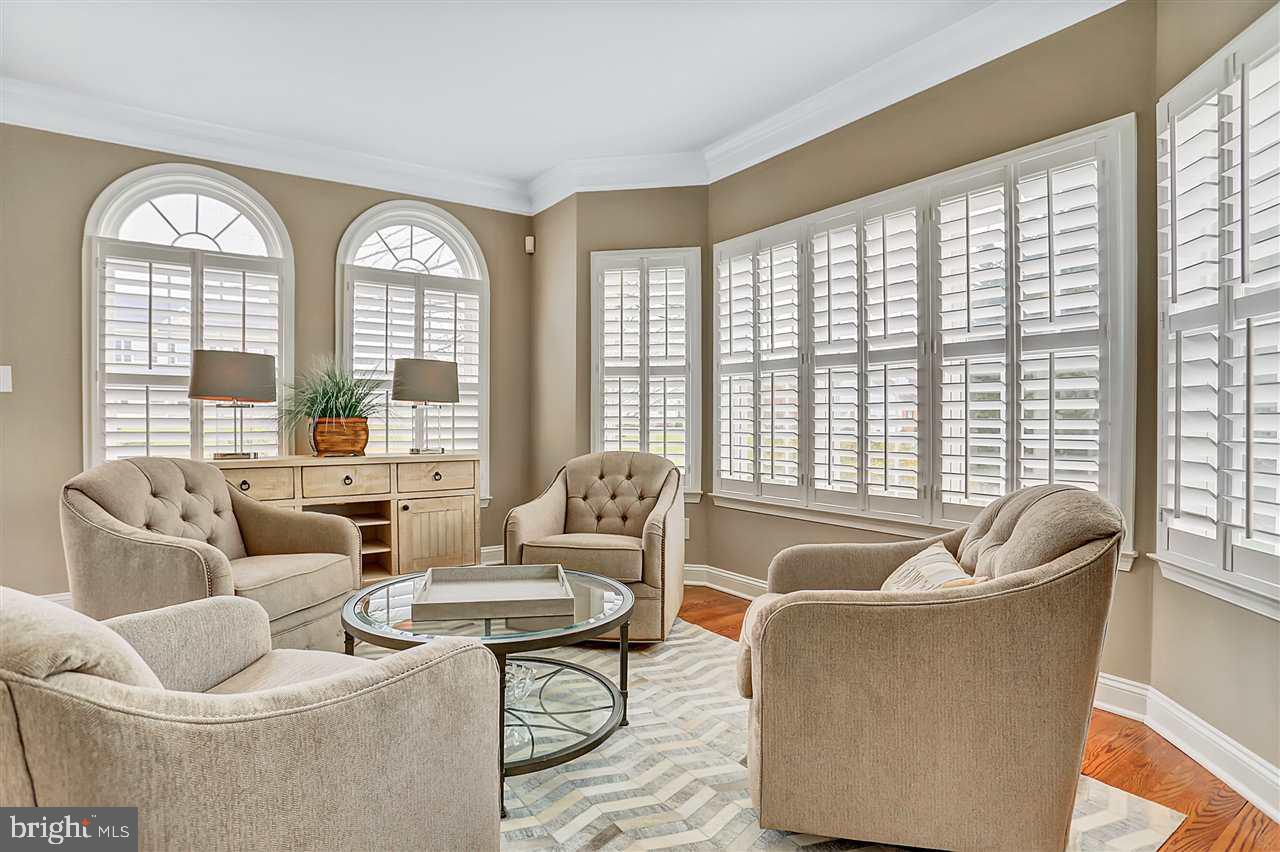 COLONIAL MEADOWS - Residential