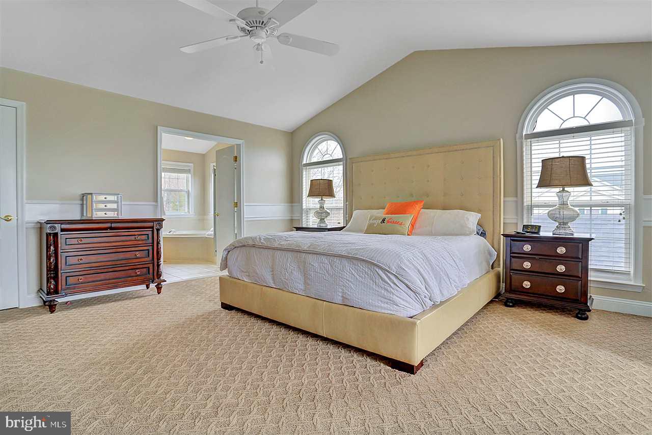 COLONIAL MEADOWS - Residential