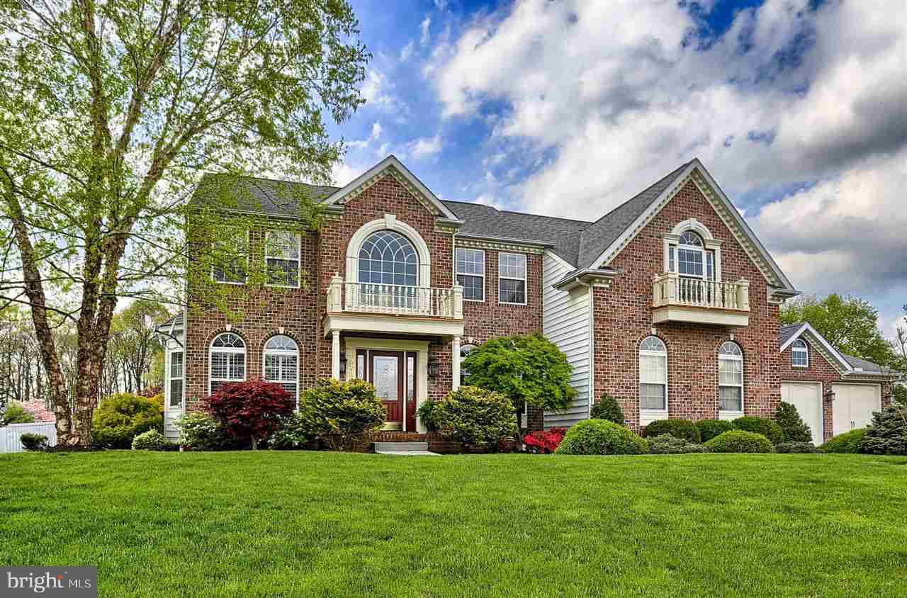 COLONIAL MEADOWS - Residential