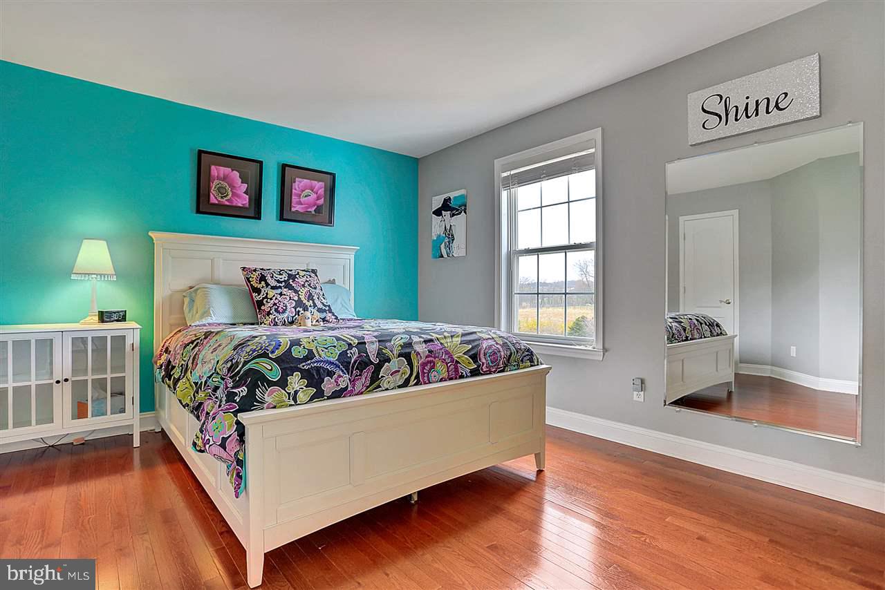 COLONIAL MEADOWS - Residential