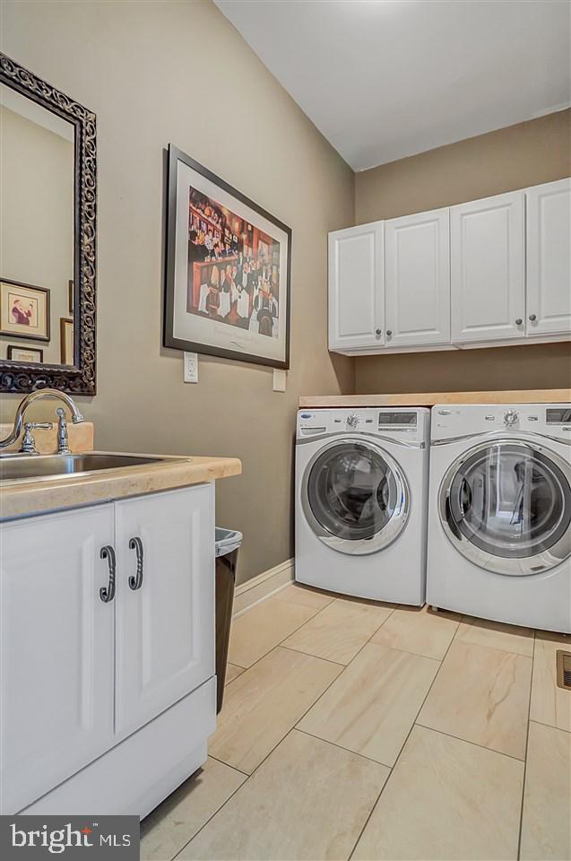 COLONIAL MEADOWS - Residential