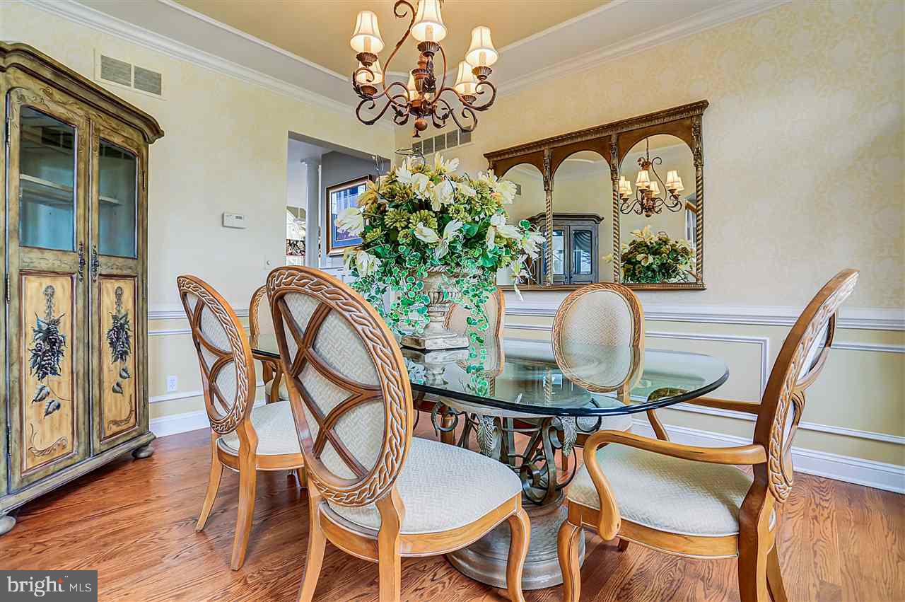 COLONIAL MEADOWS - Residential