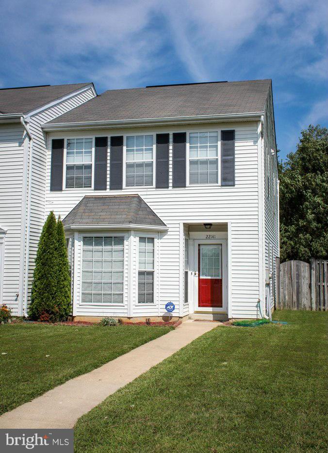 Sparkling town home that shows pride of ownership.  Spacious, end unit with many upgrades. Granite counter tops, upgraded appliances and fixtures. large fenced in rear yard with shed. This is a must see. Listing agent will run credit and do the lease. Must have good credit.