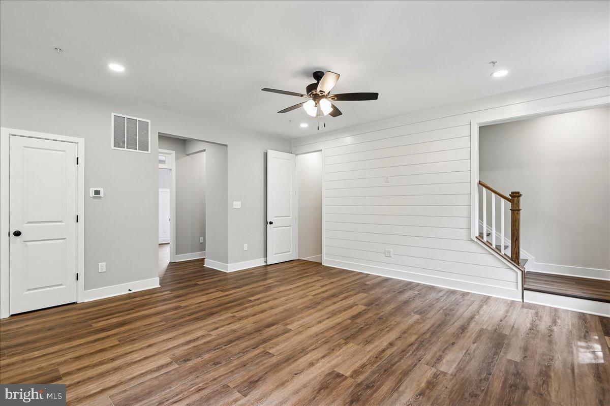 NORTH LAUREL PARK - Residential