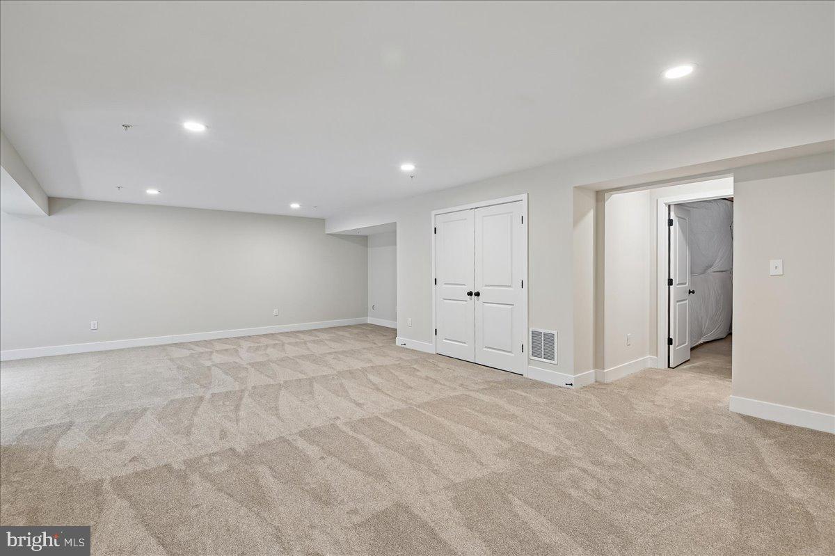 NORTH LAUREL PARK - Residential