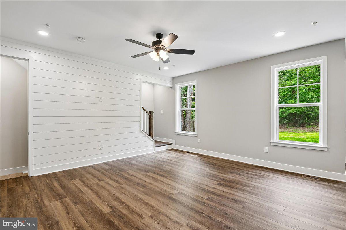 NORTH LAUREL PARK - Residential