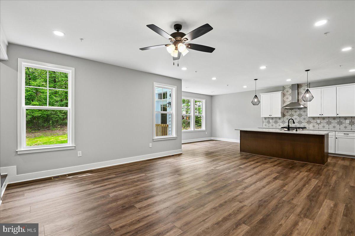 NORTH LAUREL PARK - Residential