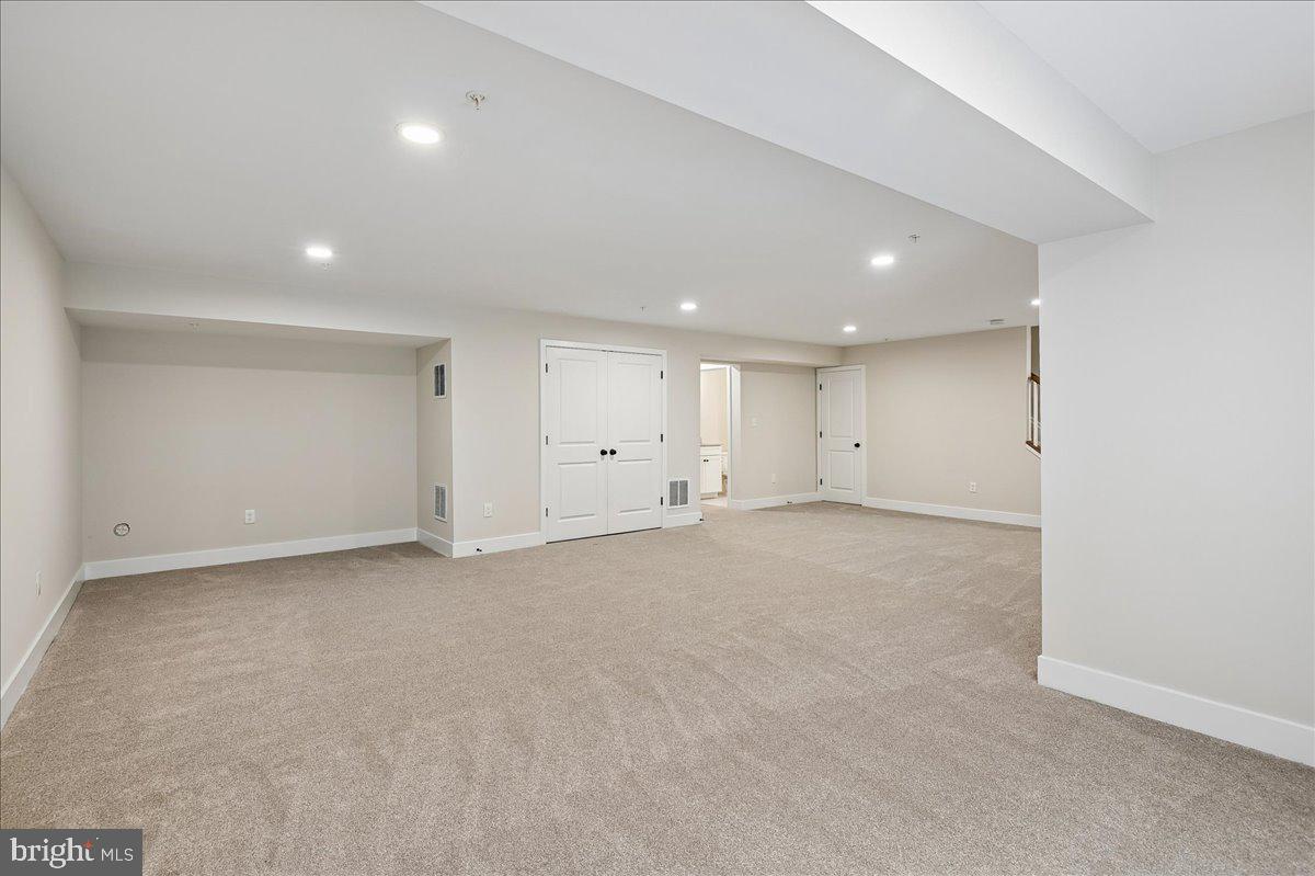 NORTH LAUREL PARK - Residential