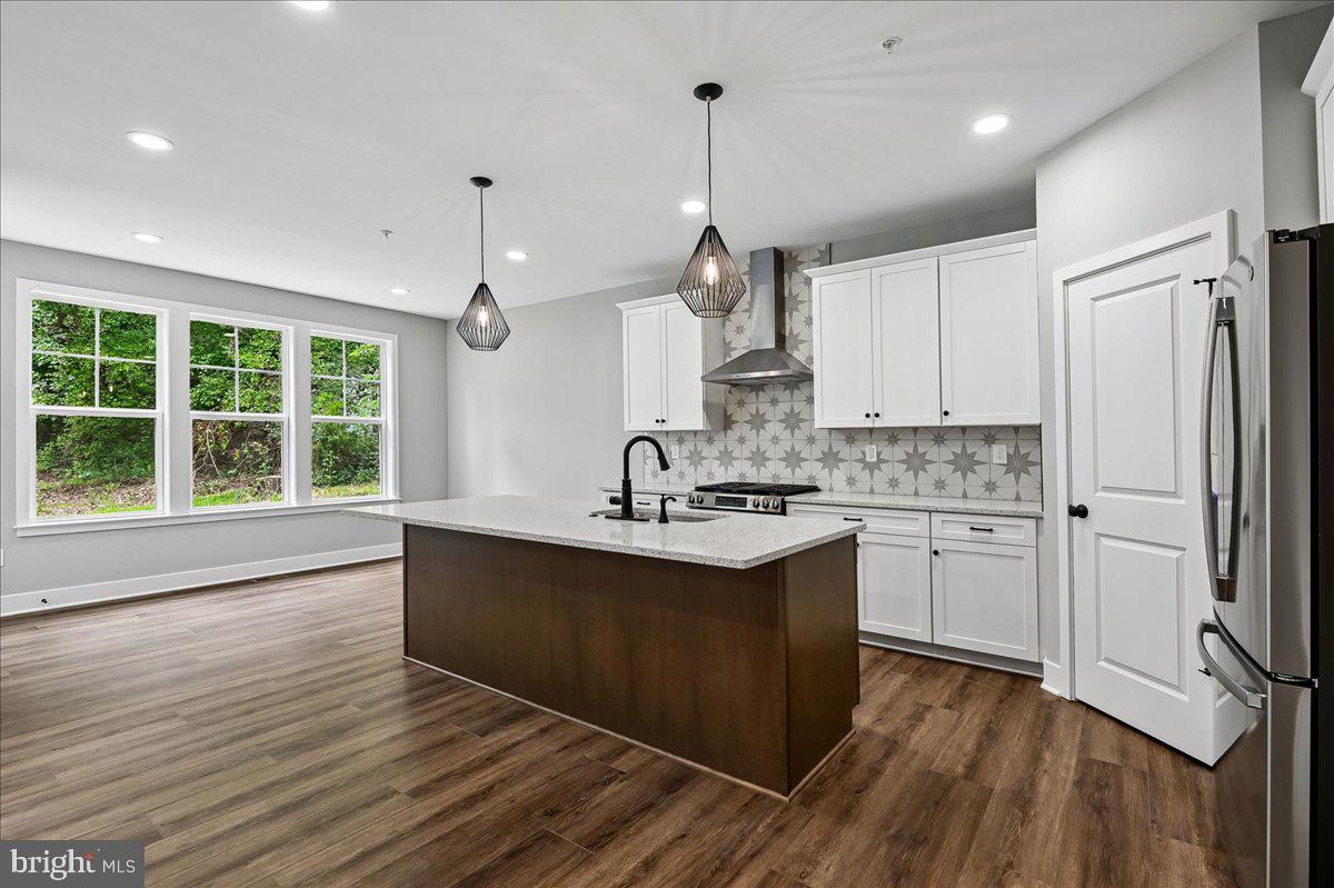 NORTH LAUREL PARK - Residential