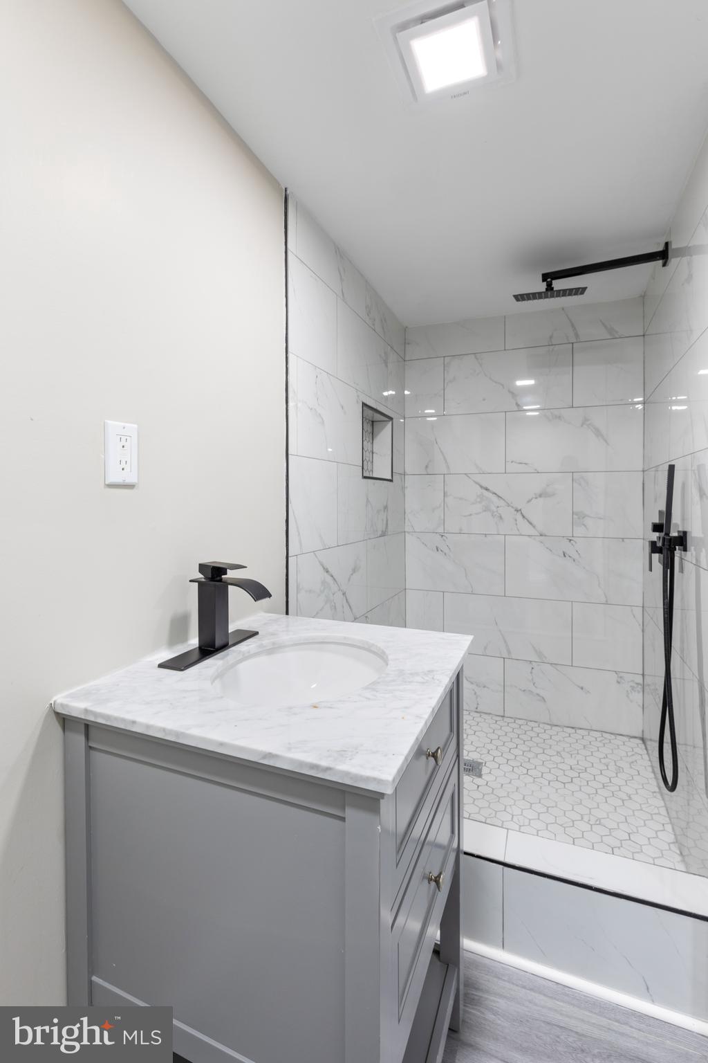 WEST OAK LANE - Residential