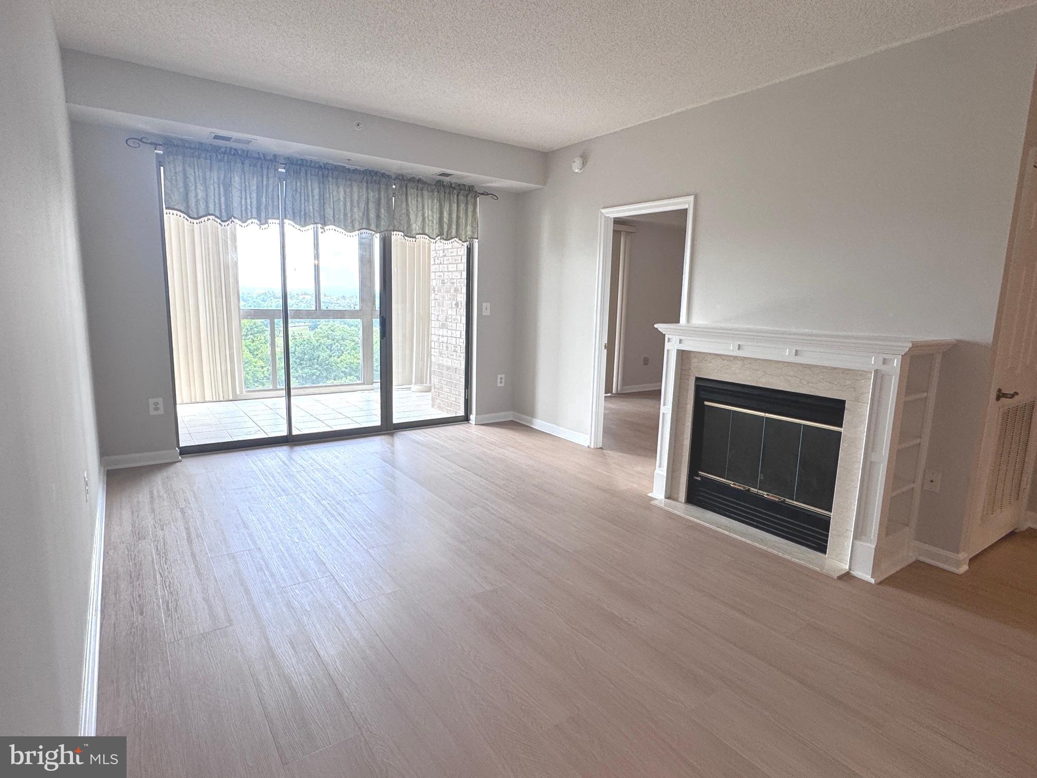 LANSDOWNE WOODS - Residential