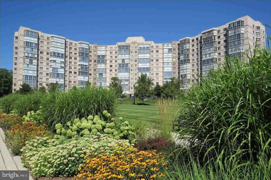 LANSDOWNE WOODS - Residential