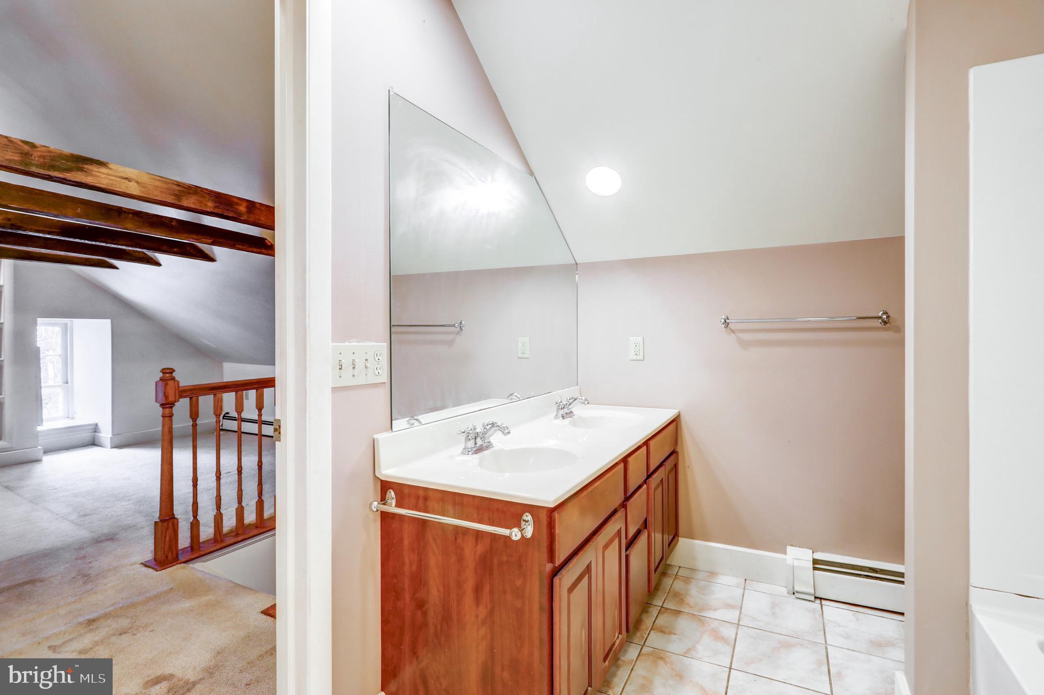 BRECKNOCK TOWNSHIP - Residential